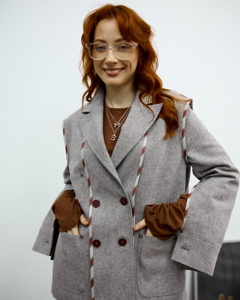 Пиджак швы наружу, серый