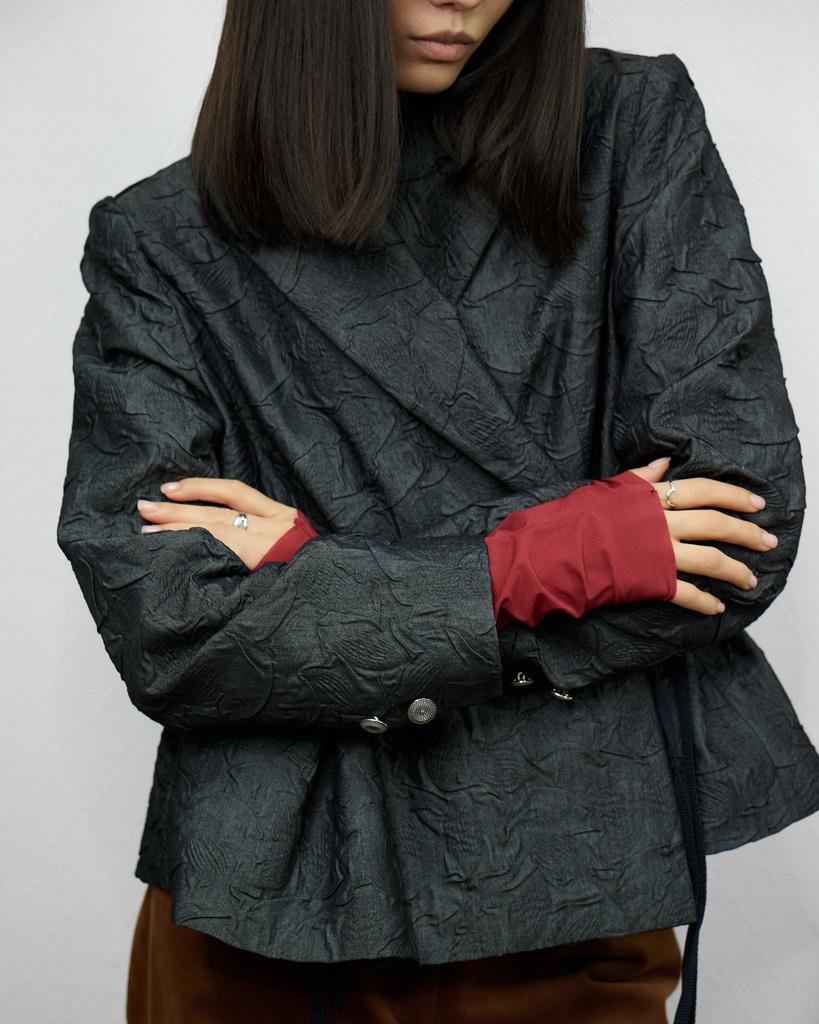 Жакет с баской на завязках, черный