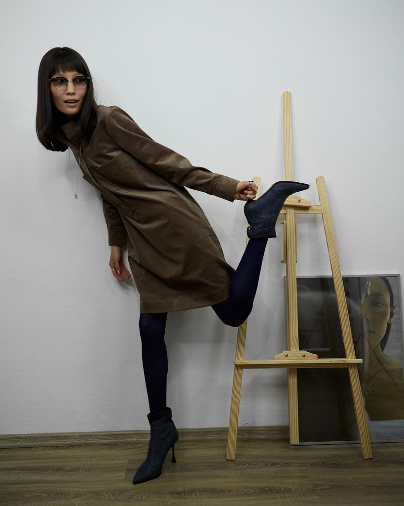 Платье из вельвета, бежевое