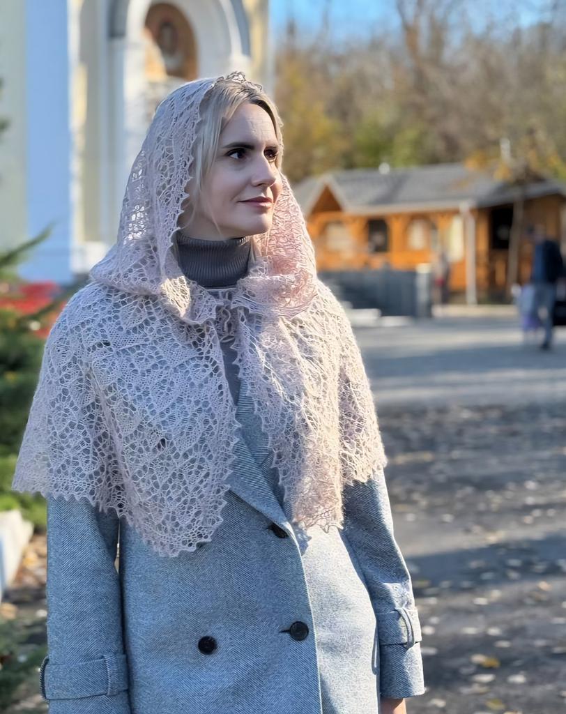 Ажурная накидка на голову спицами, капюшон, схема