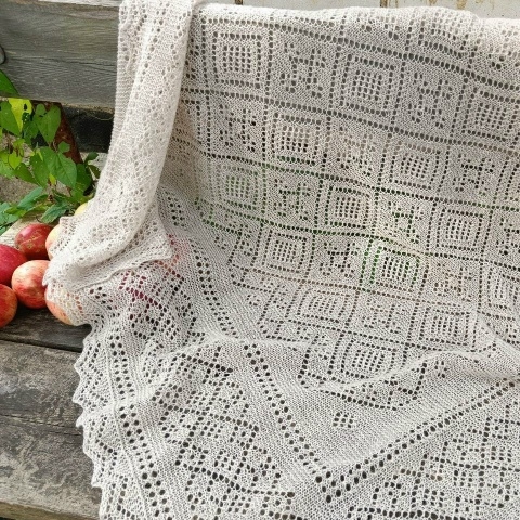 Схема и описание платка Изморозь, квадратный платок спицами, подробный МК