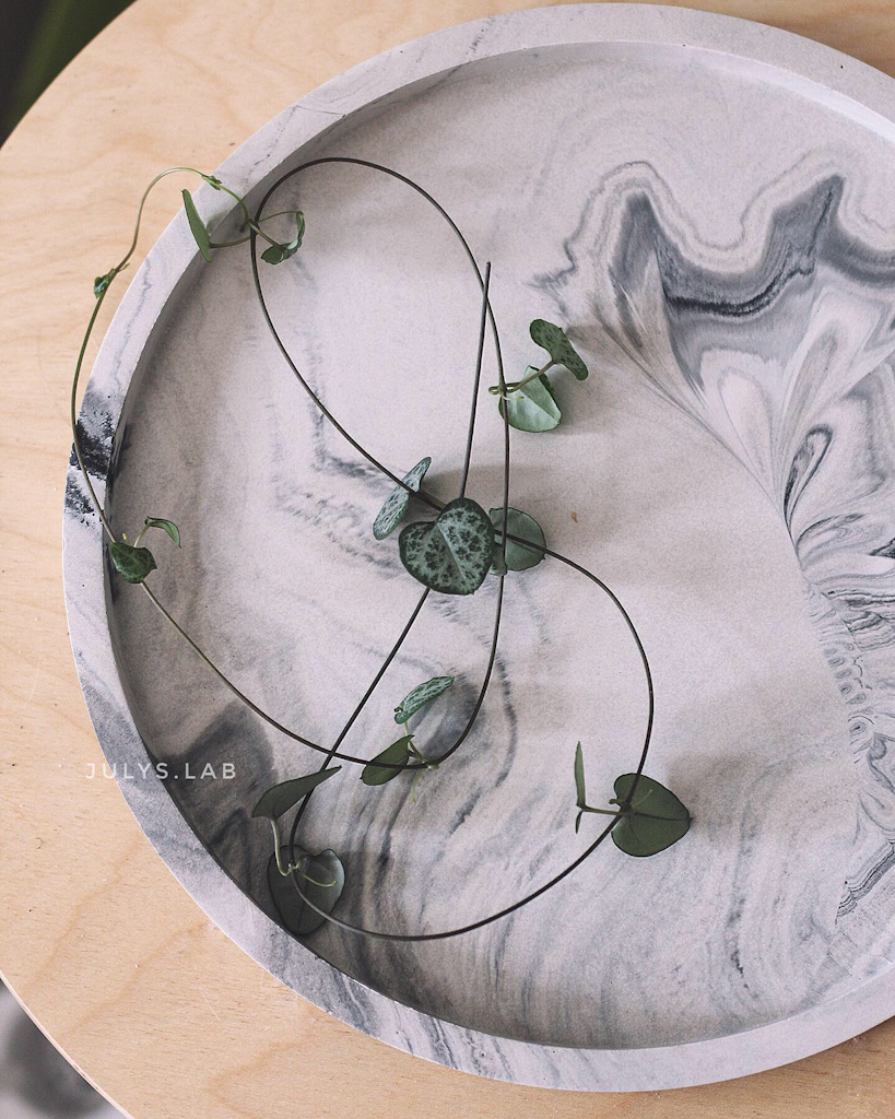 Поднос под мрамор