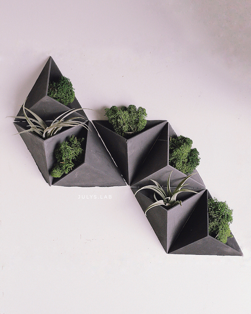 Настенное кашпо