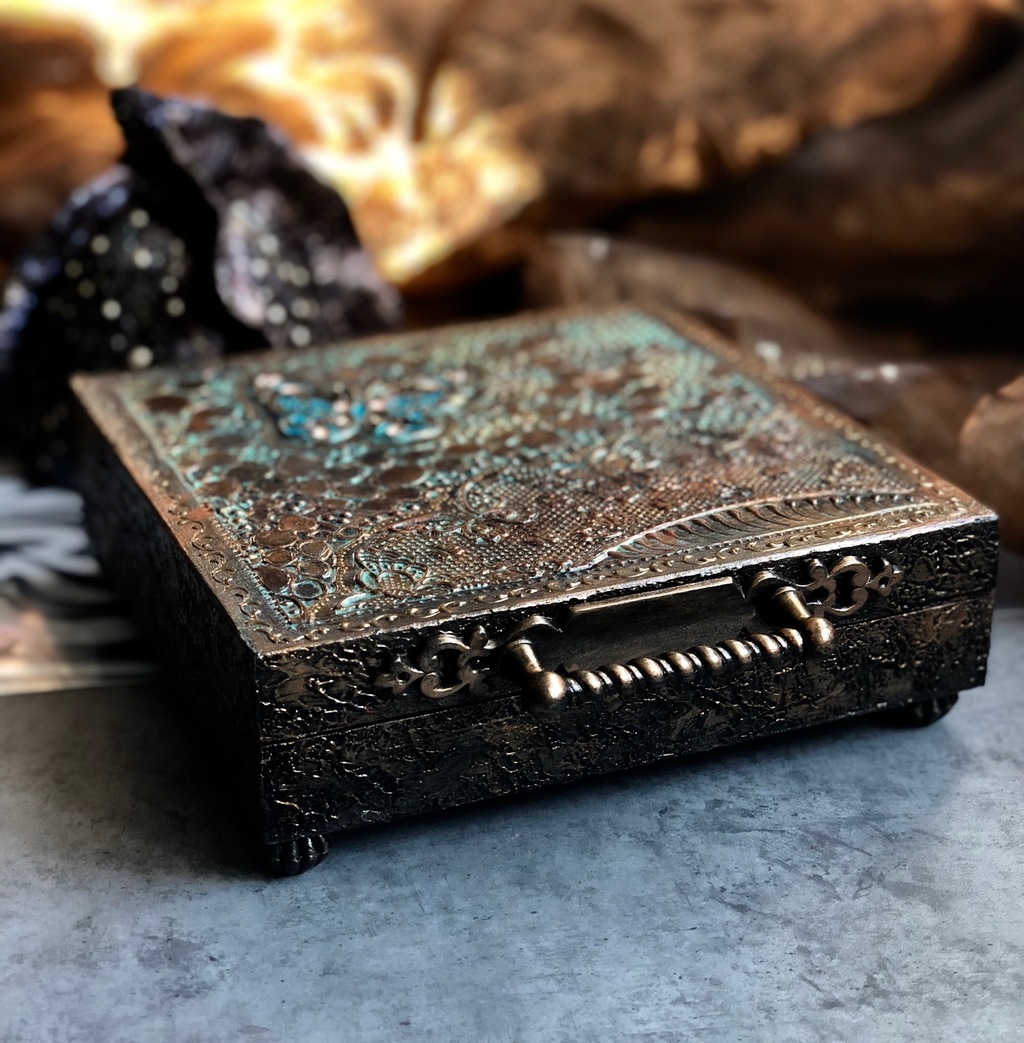 Шкатулка декоративная Вronze butterfly