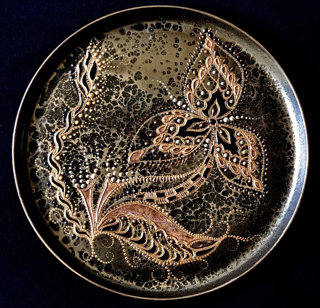 Тарелка декоративная Bronze Lily