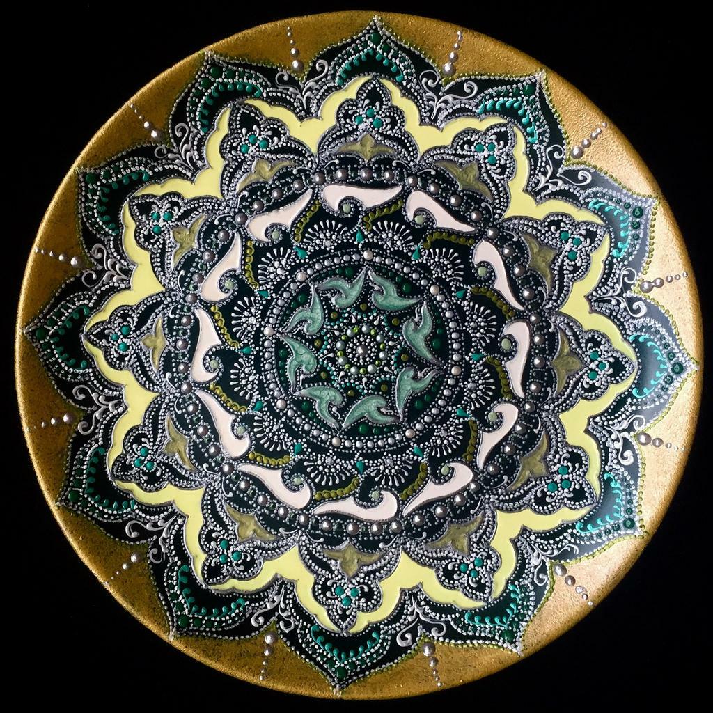 Тарелка из серии Green gold