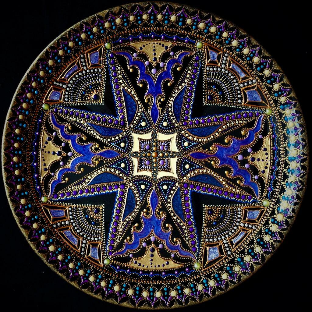 Тарелка декоративная Halo