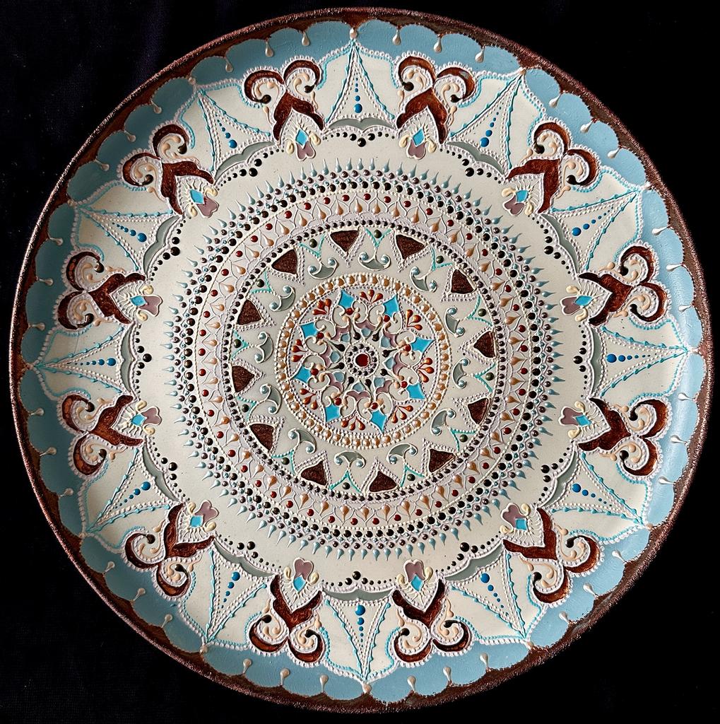 Тарелка декоративная из серии "Bolieuro"