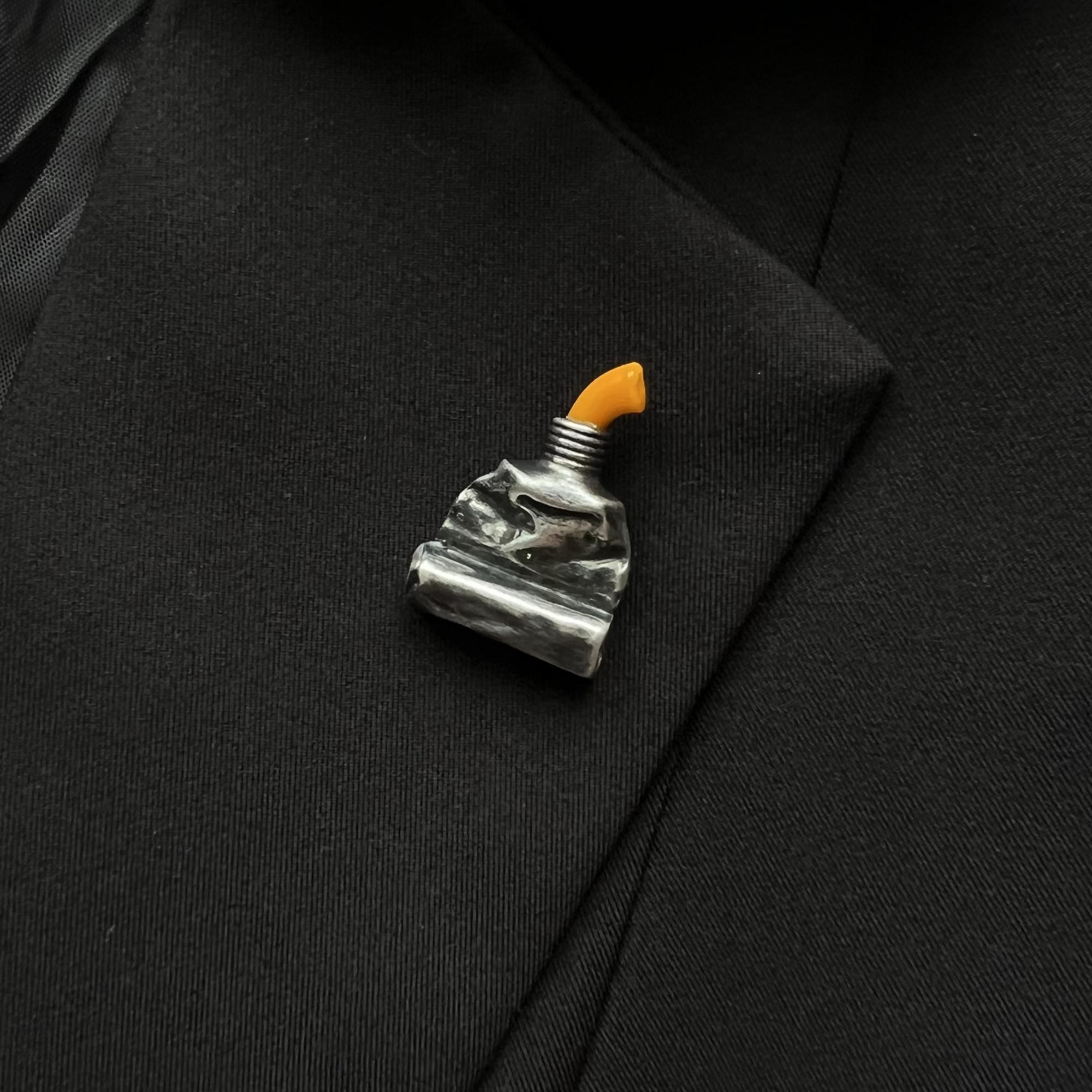 Кулон-брошь "Тюбик акварели" оранжевый