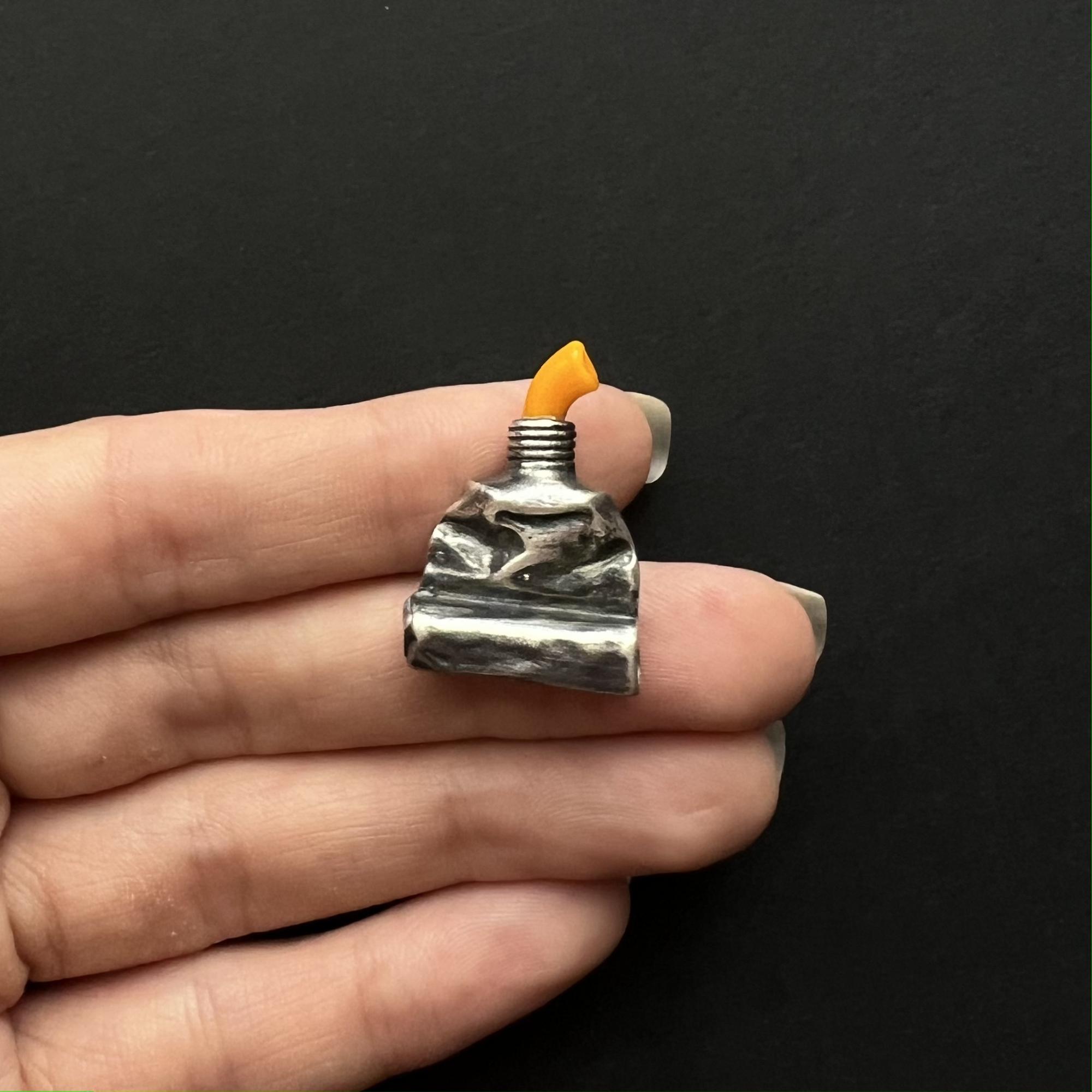 Кулон-брошь "Тюбик акварели" оранжевый