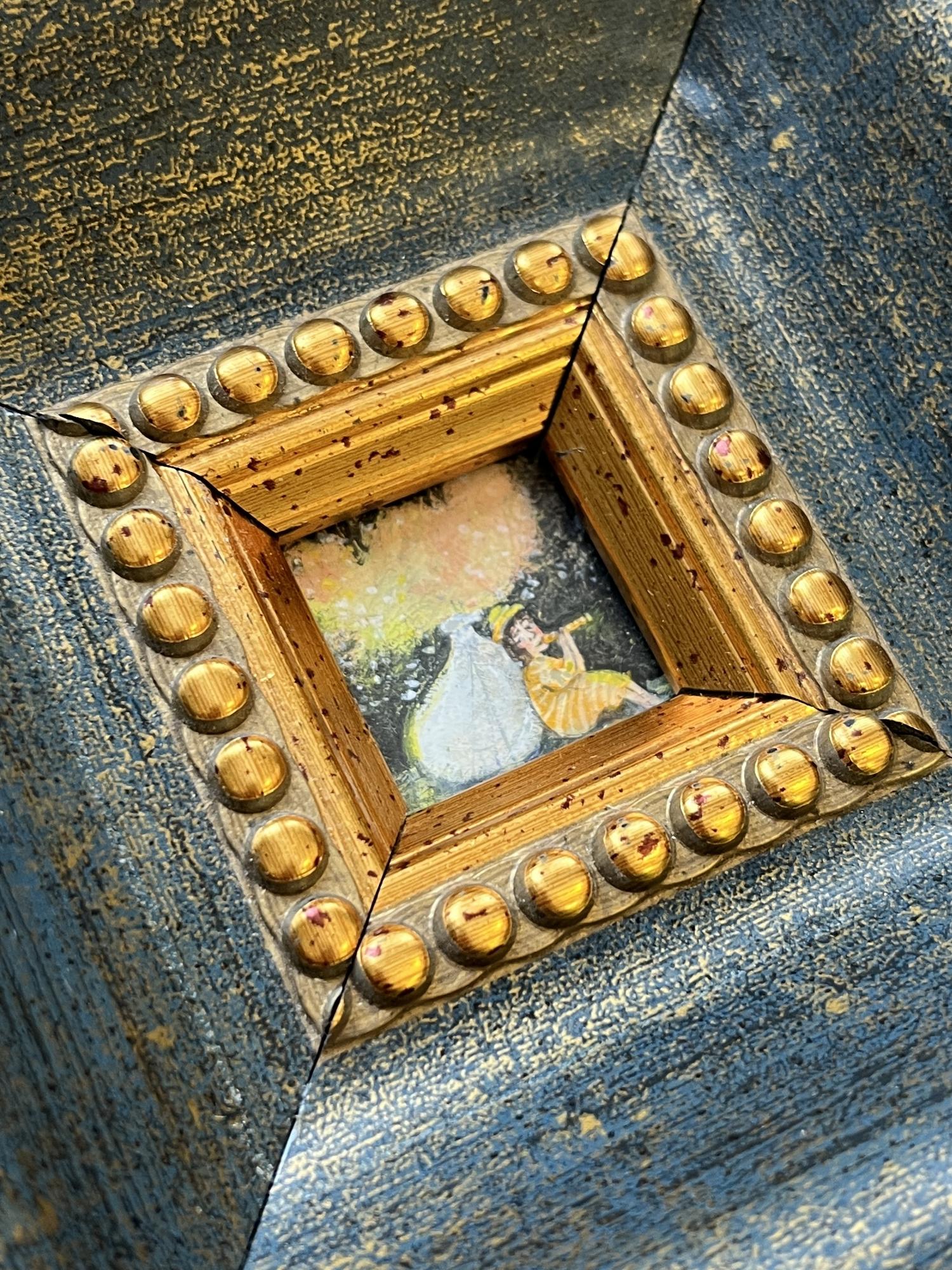 На дудочке играя