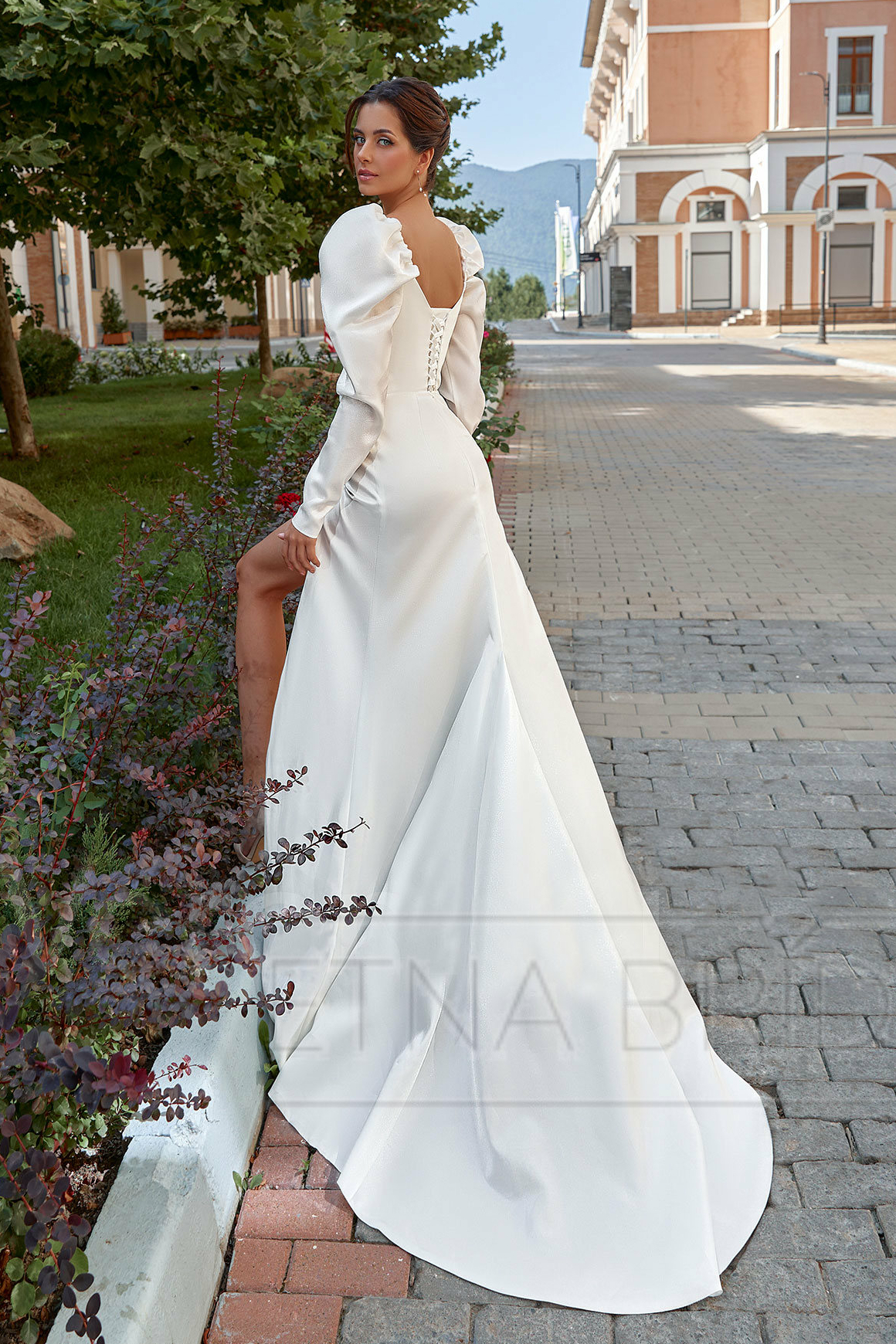 свадебное платье атласное 2023