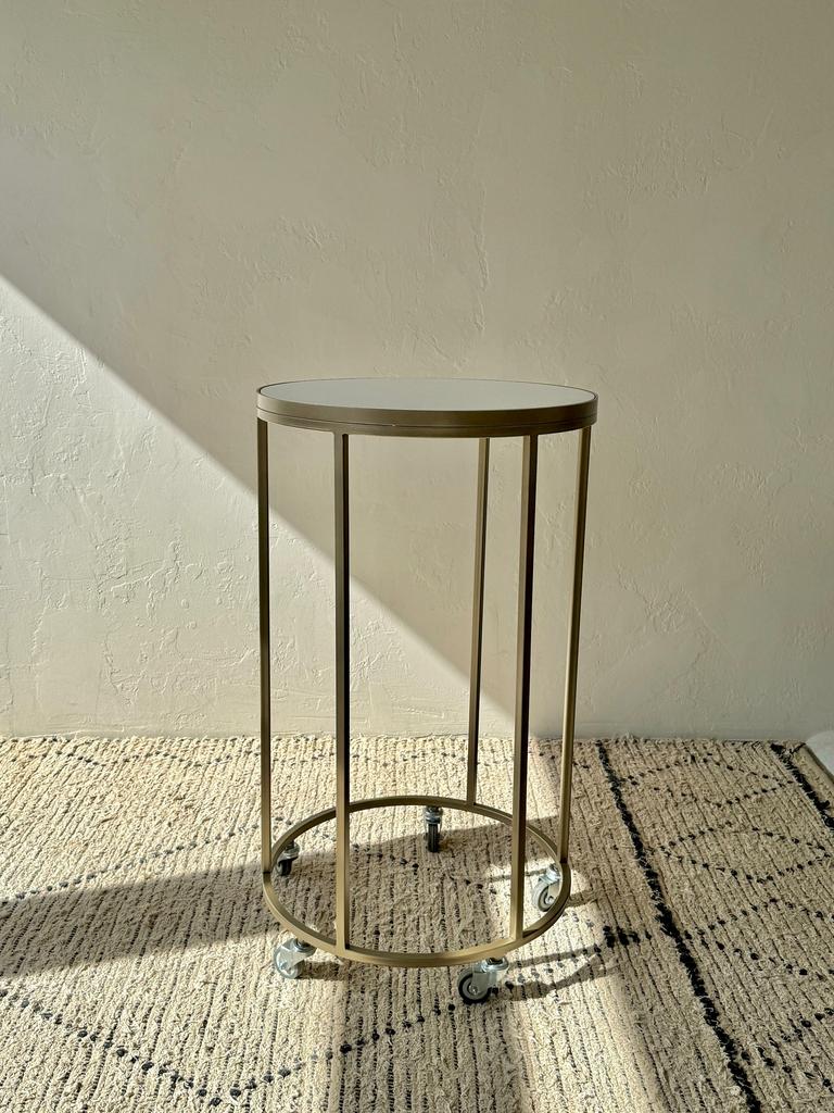 Выкатанной Столик   "Цилиндр"