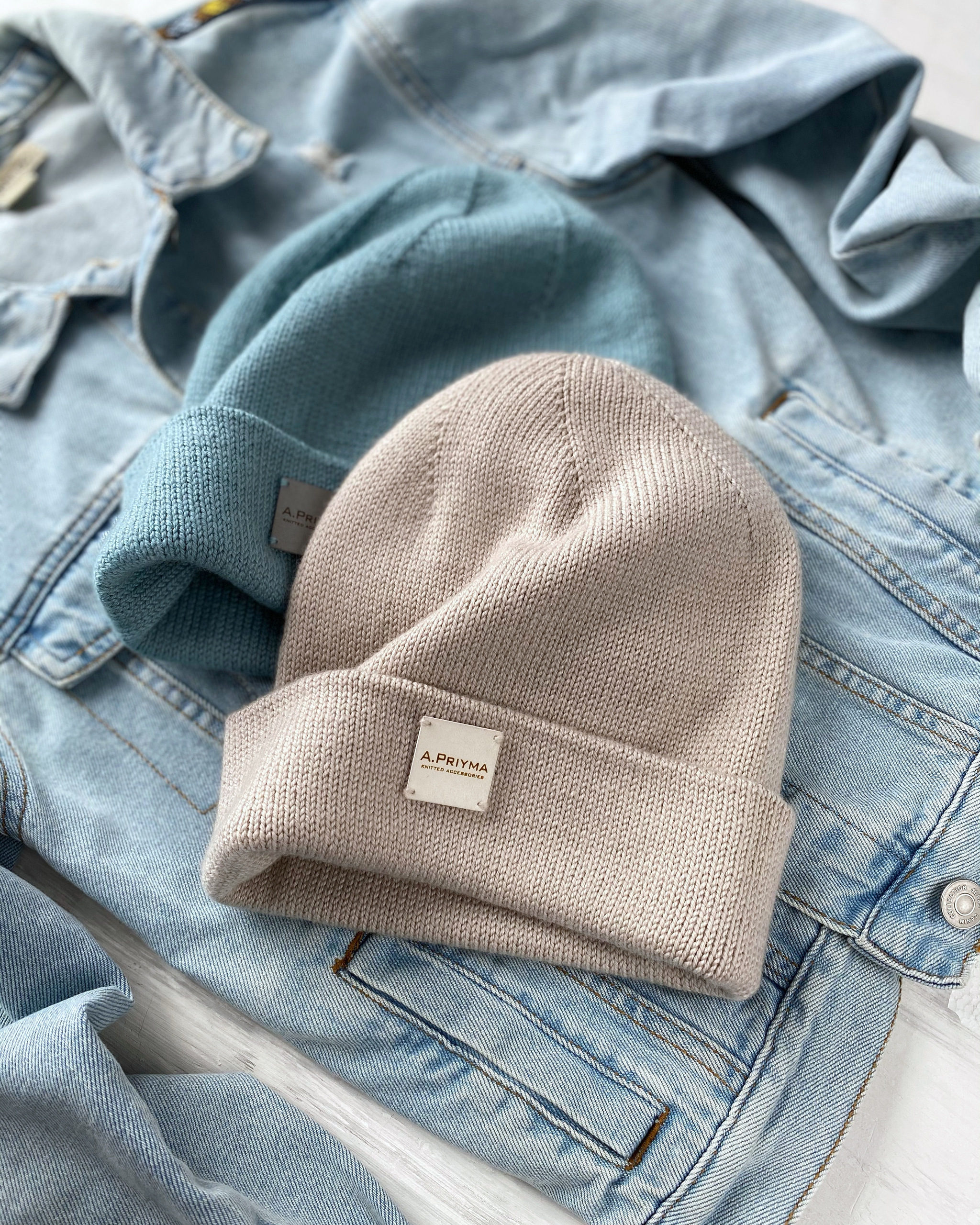 SIMPLE_UNIVERSAL_HAT