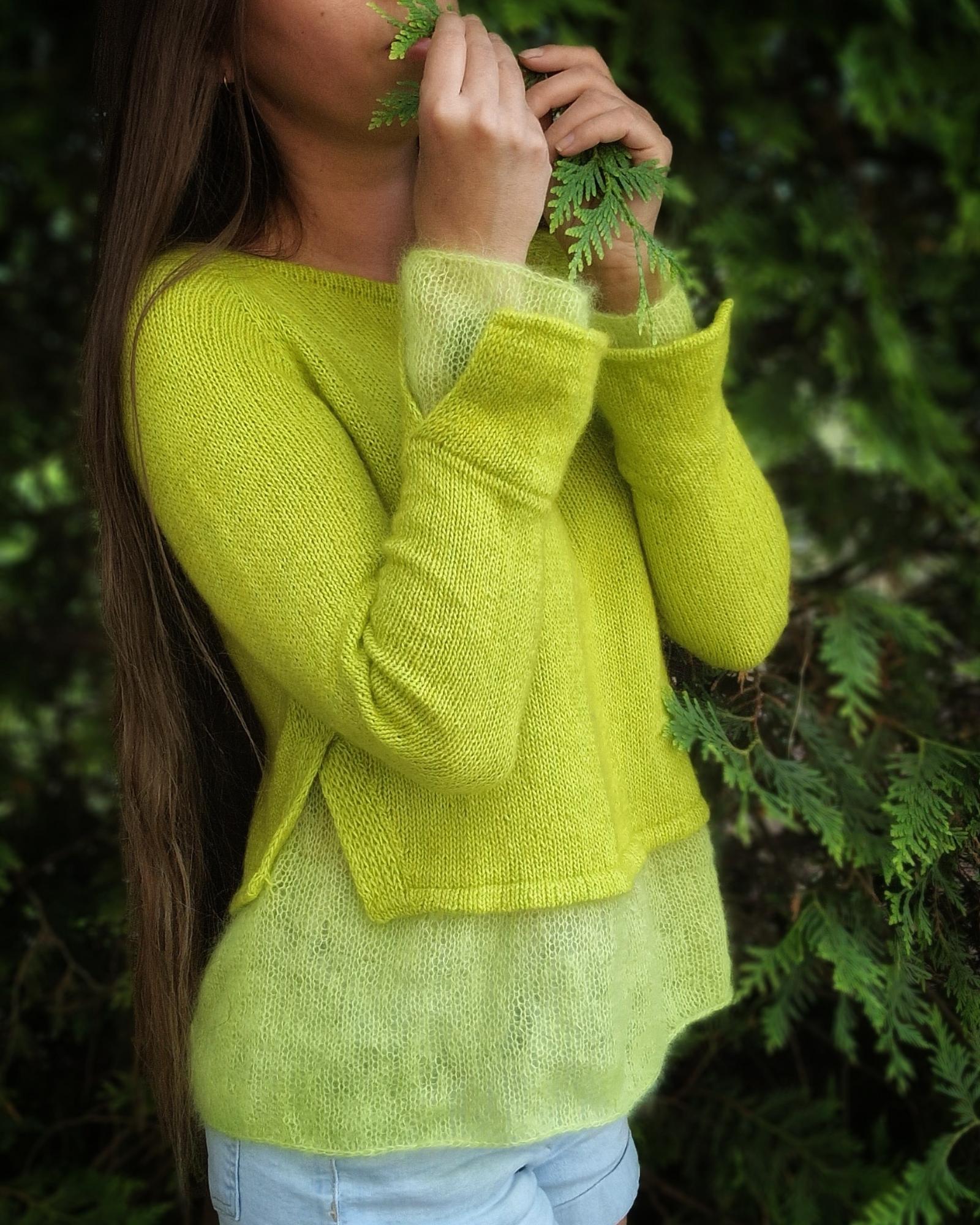 Джемпер с разрезами