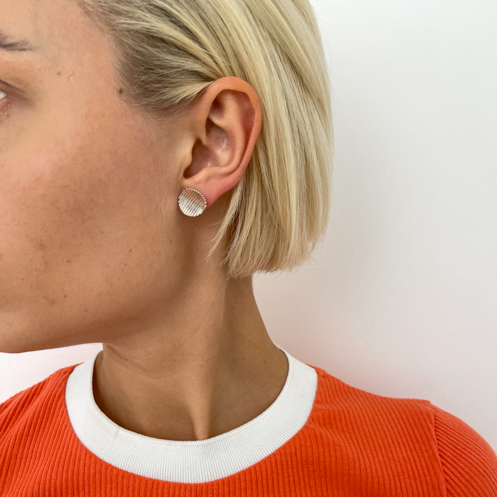 MINE Серьги-гвоздики малые глянцевые