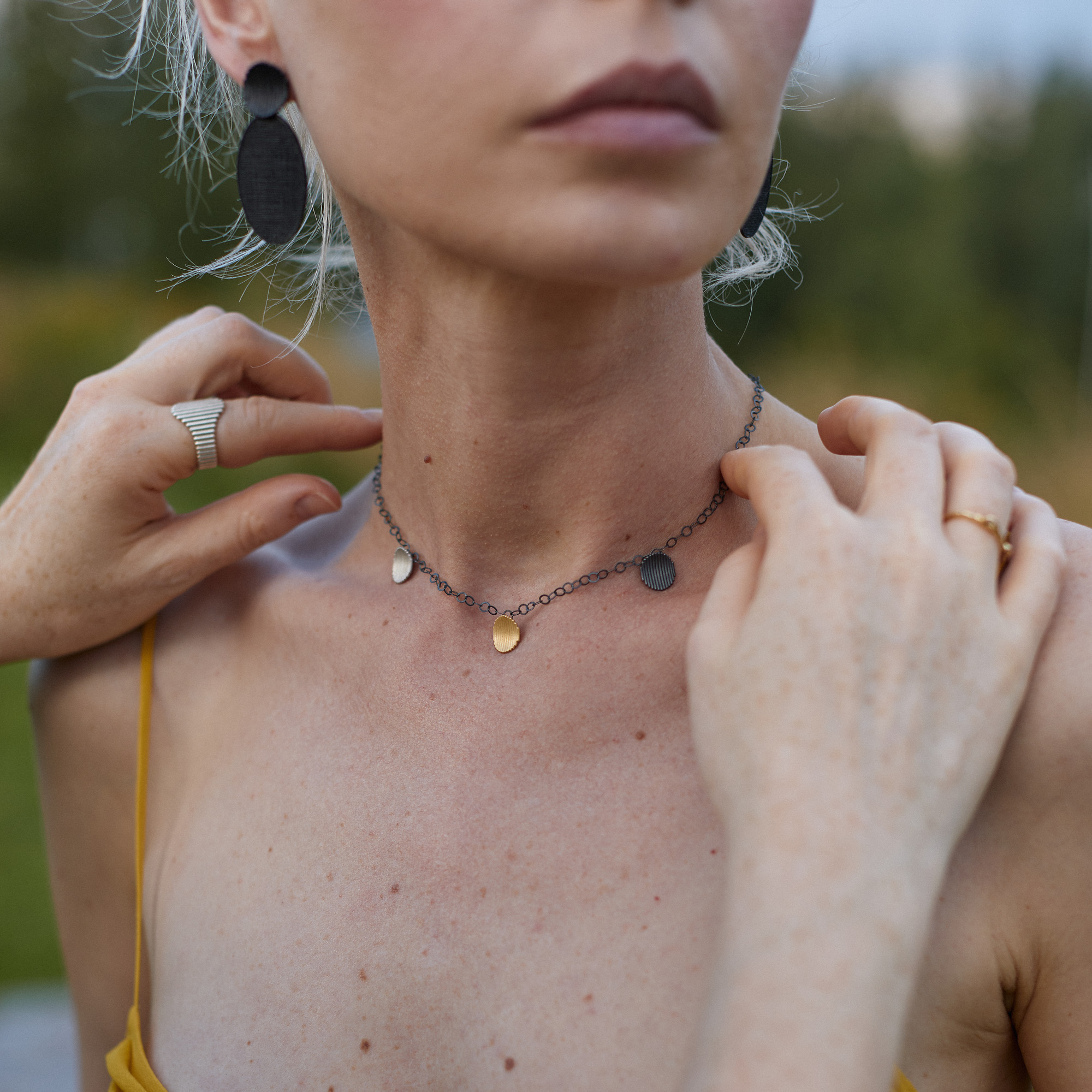 MINE Колье с черной цепочкой