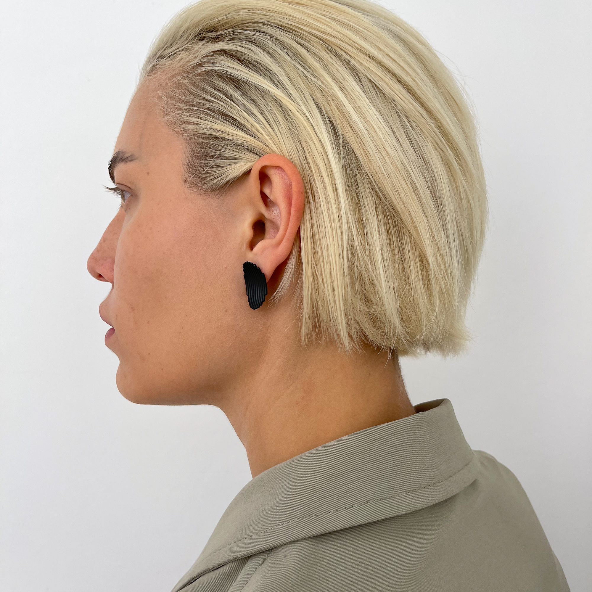 MINE Серьги средние матовые