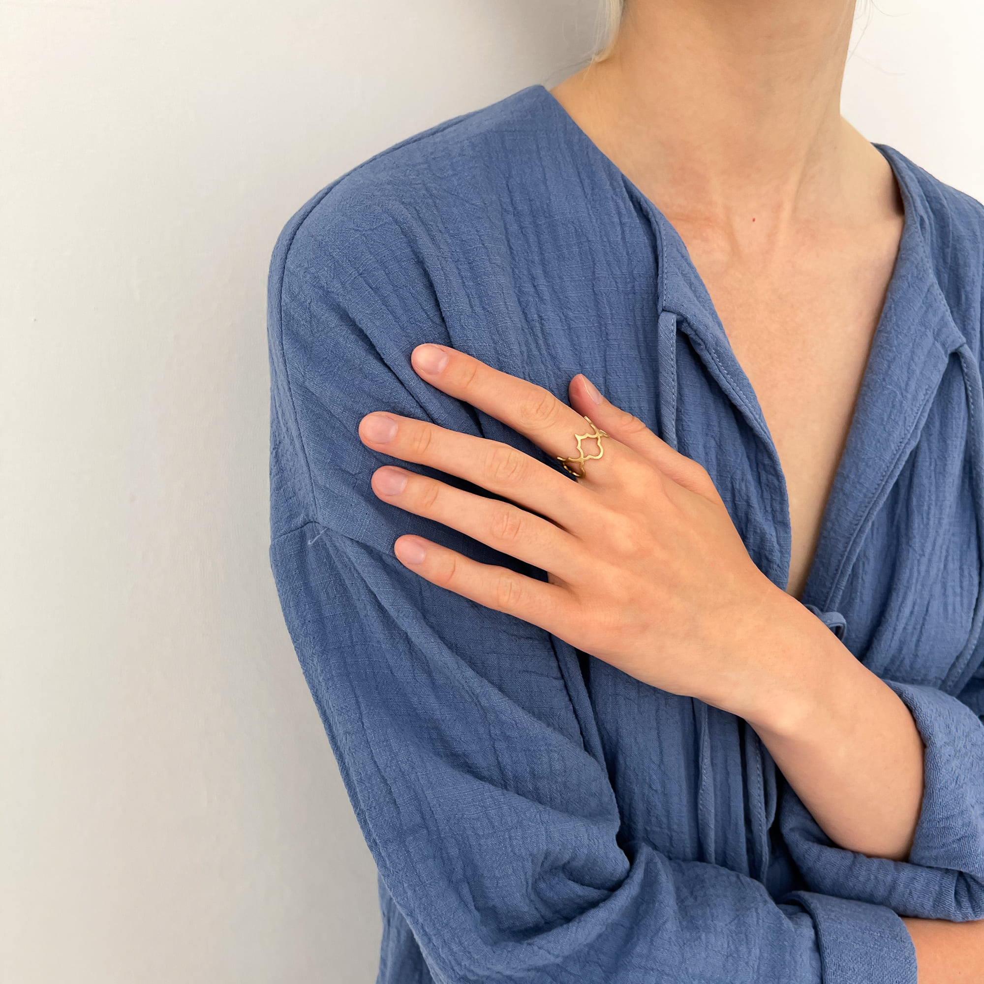 DUENDE Кольцо Мотивы в лимонной позолоте