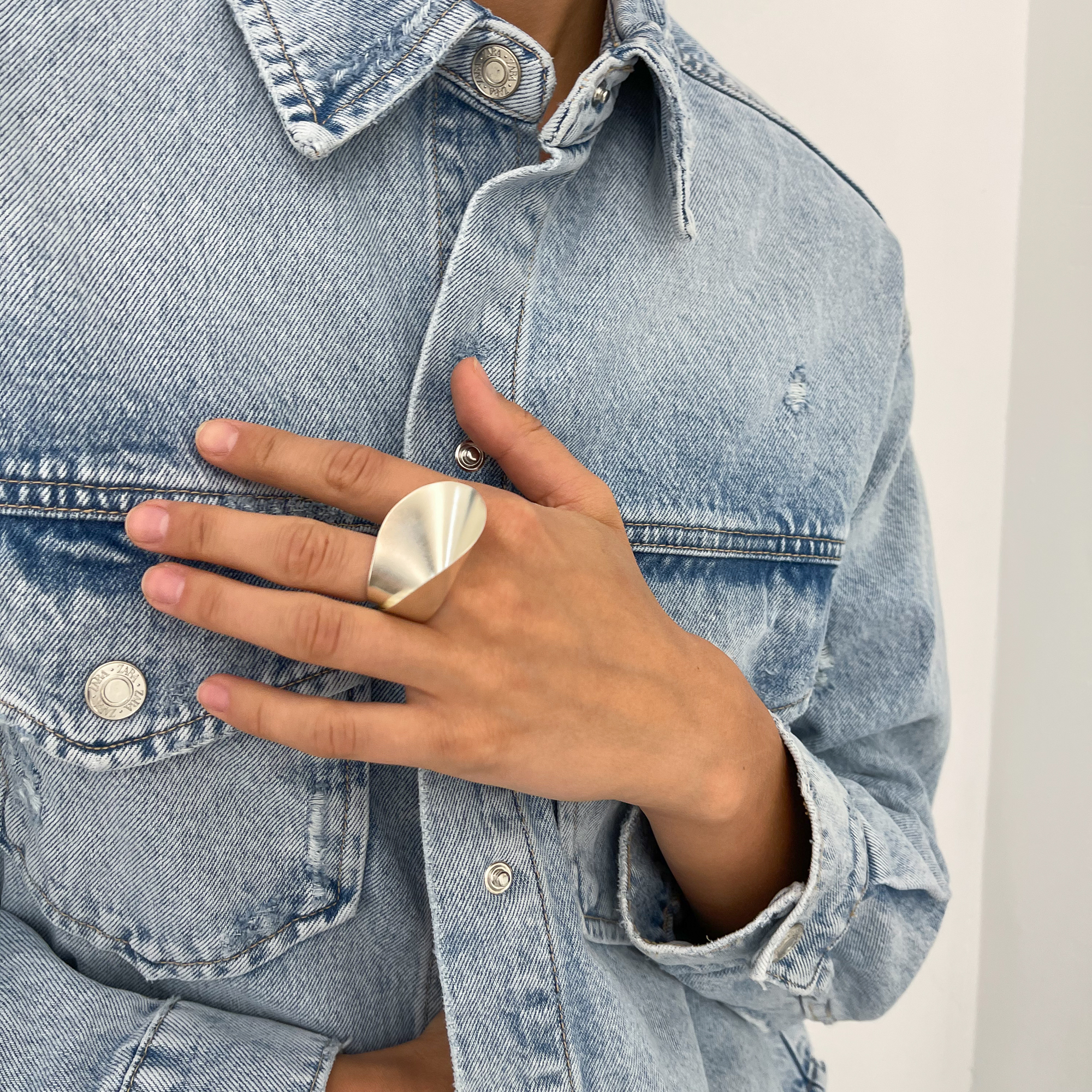 ZSÓFIA NEUZER Кольцо Small в серебре