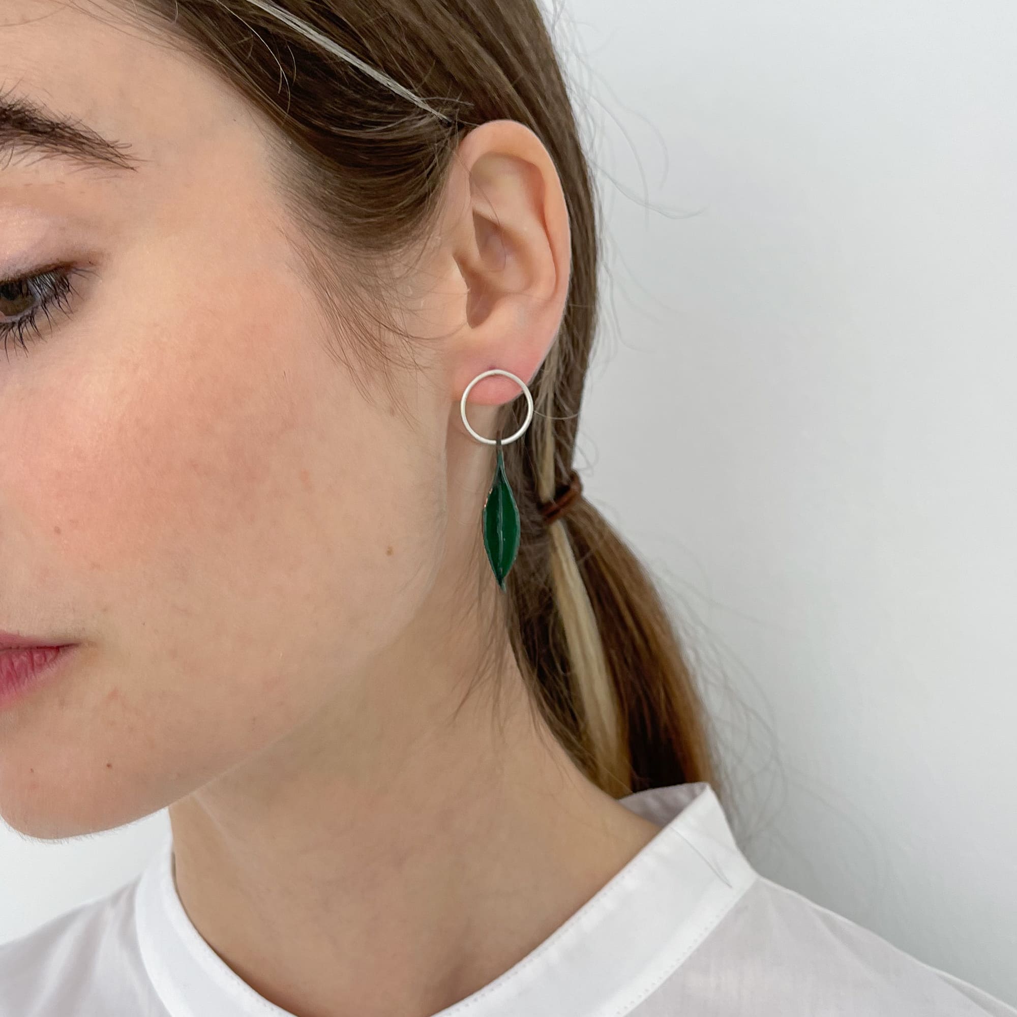 CLARA NIUBÒ Серьги Fulla Mini с зеленой эмалью