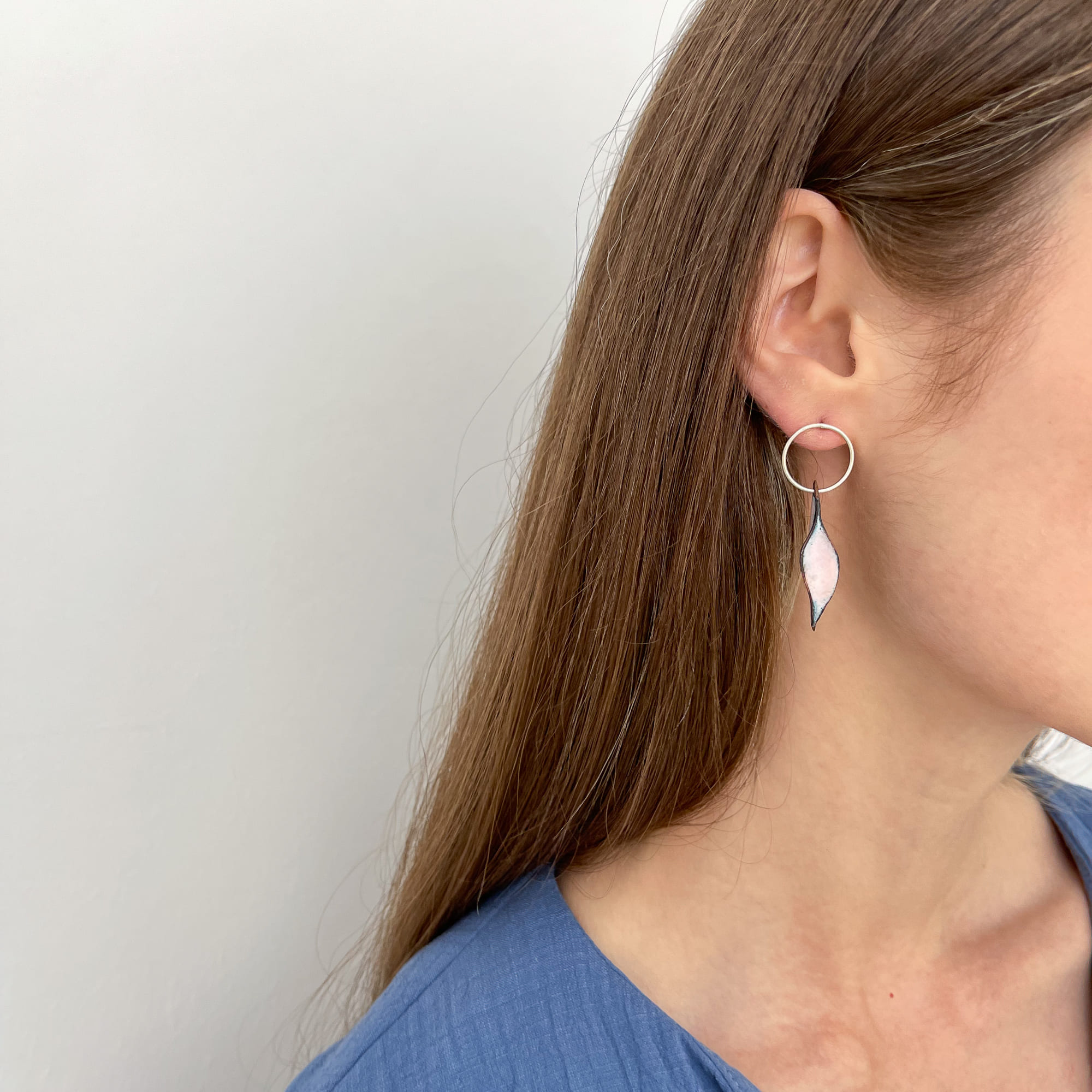 CLARA NIUBÒ Серьги Fulla Mini с розовой эмалью