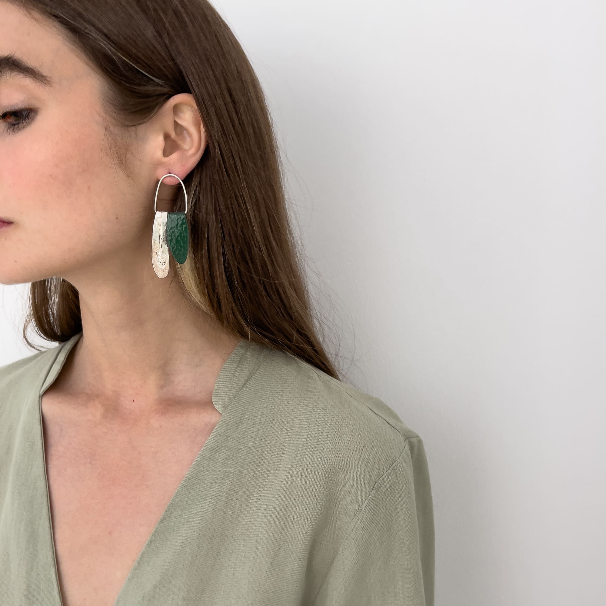 CLARA NIUBÒ Серьги Opuntia Gigantea с зеленой эмалью