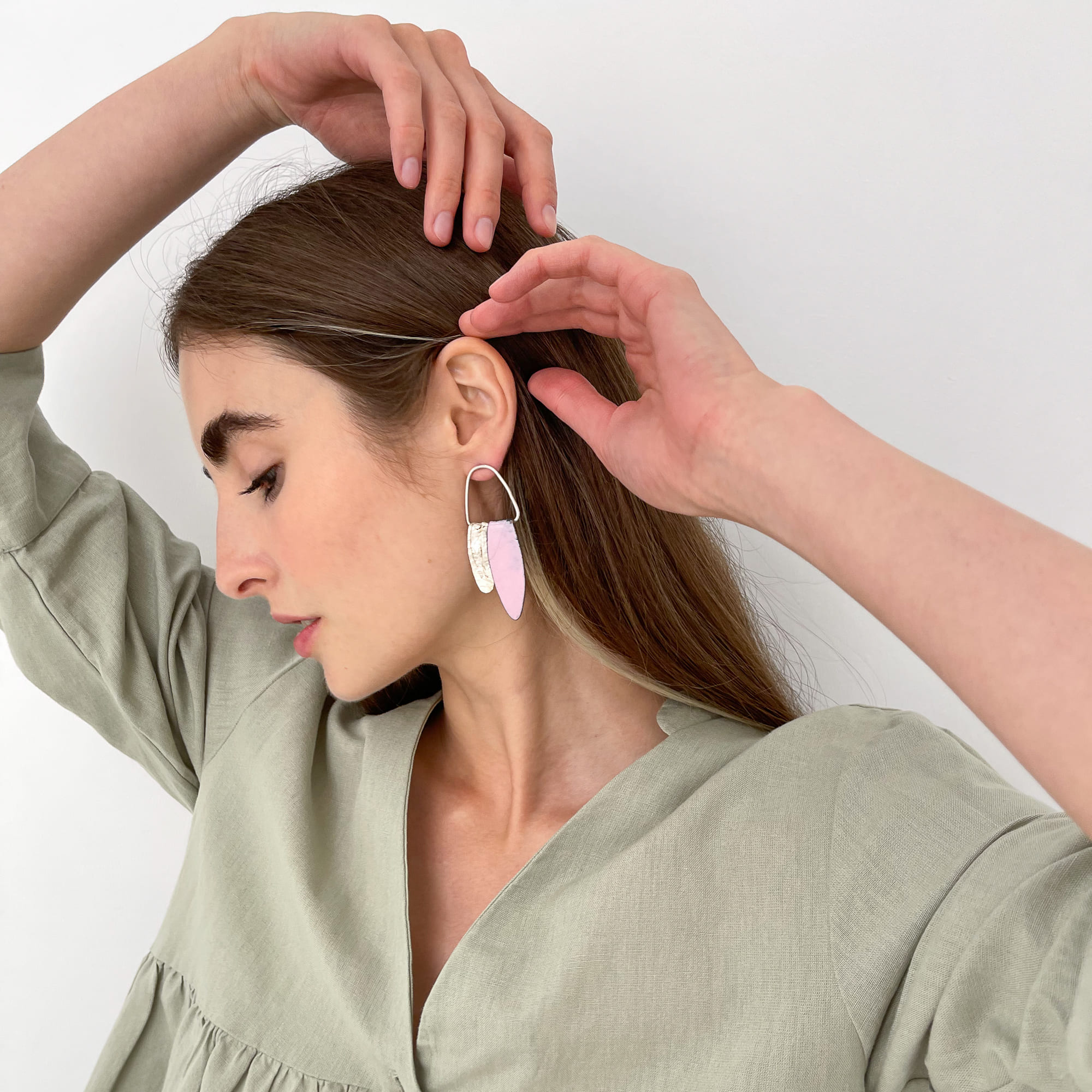 CLARA NIUBÒ Серьги Opuntia Gigantea с розовой эмалью