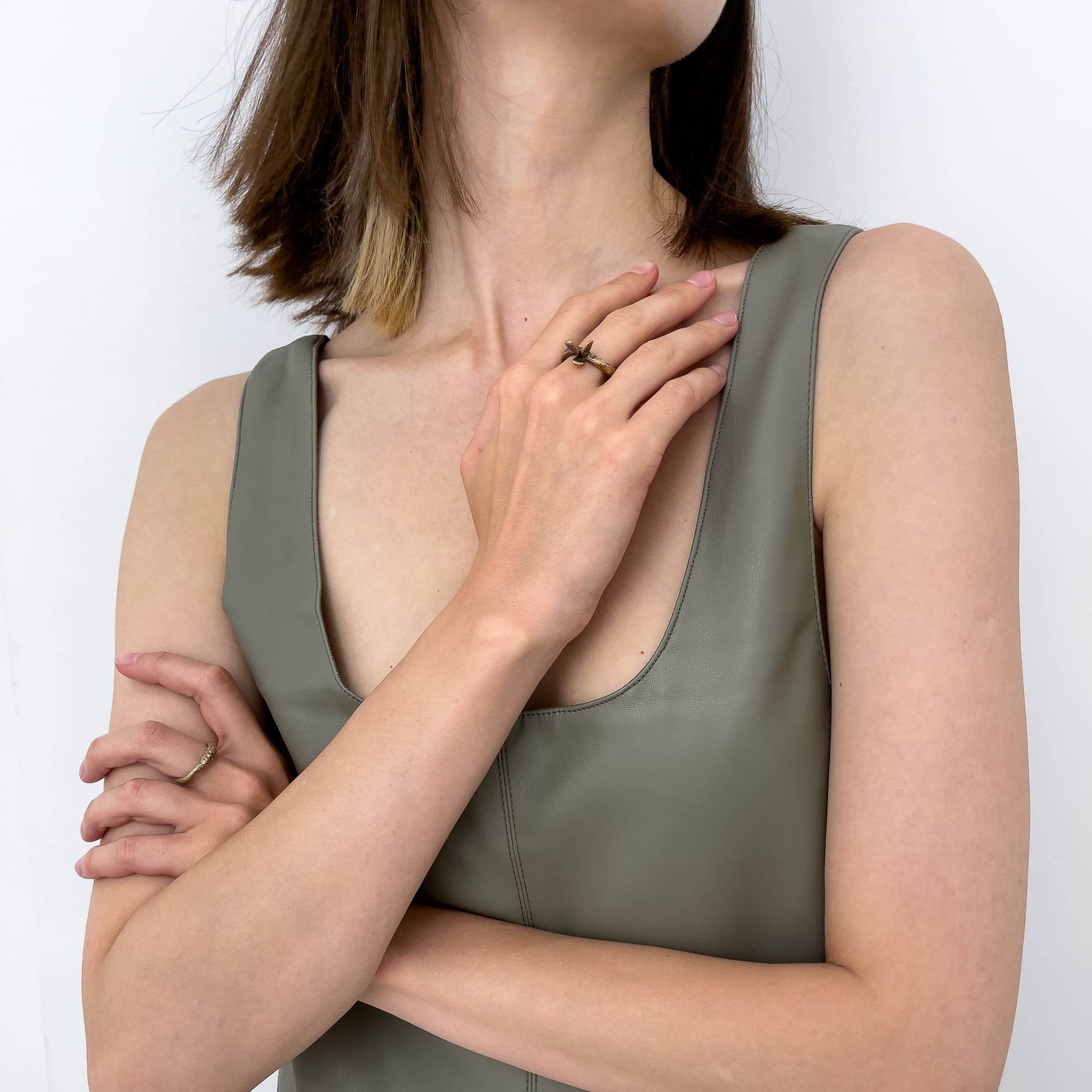 ANA PINA Кольцо Irregular в бронзе