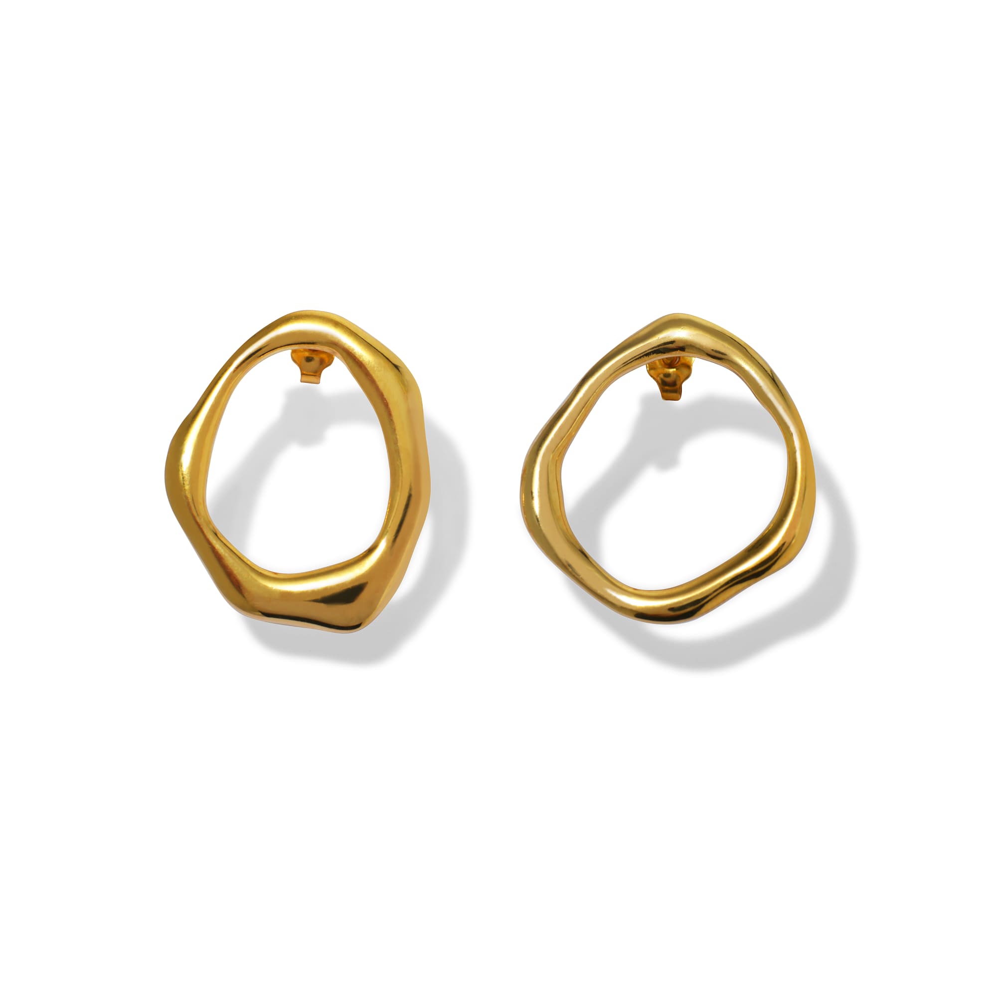 M.O.D Ассиметричные серьги Fluid в позолоте