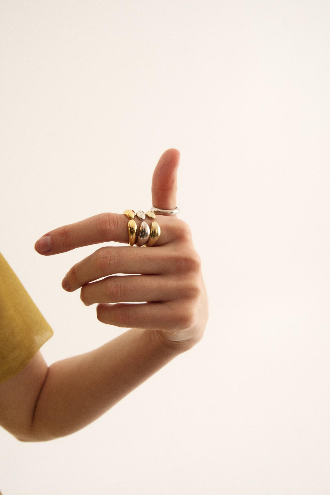 M.O.D Разомкнутое кольцо Fluid в серебре