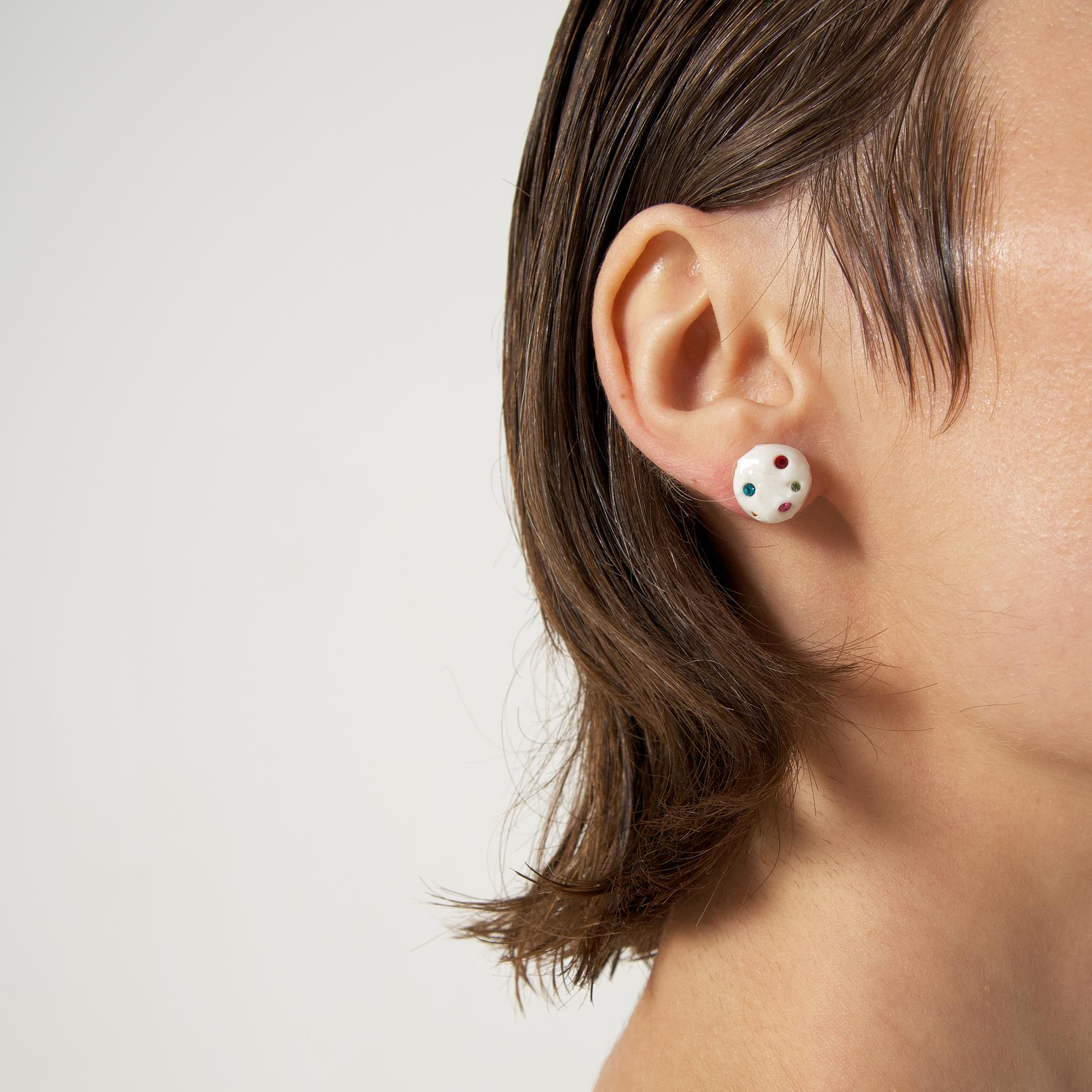 VU Серьги-гвоздики Камни