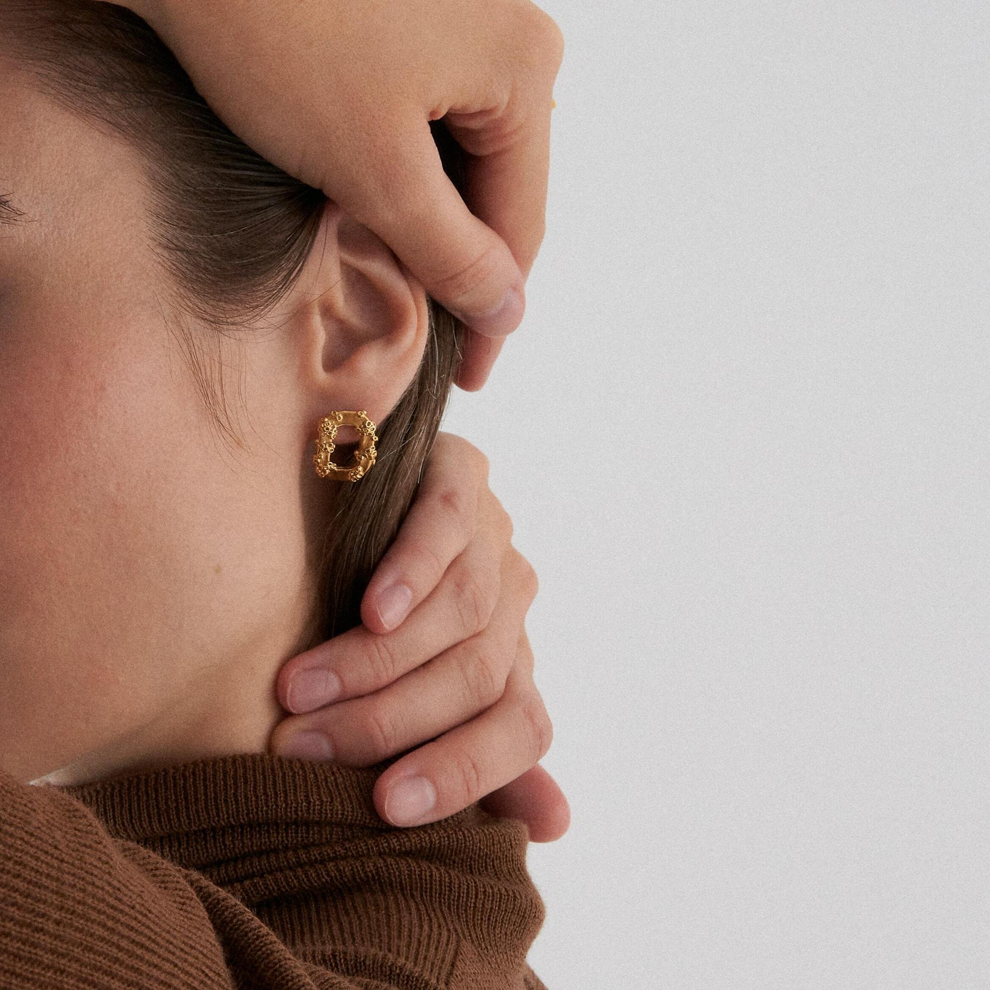 YOSTER Серьги Nestud в позолоте