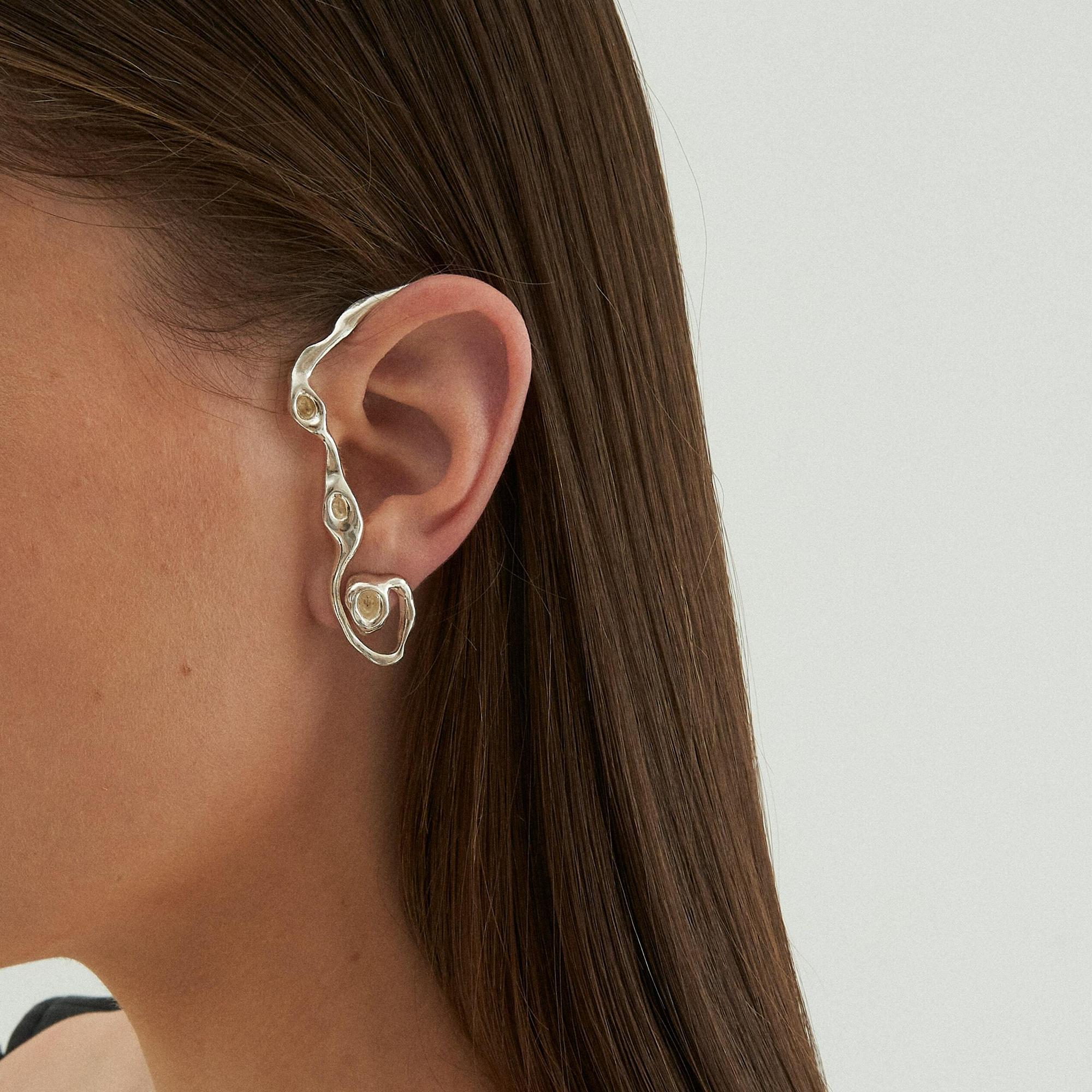 YOSTER Моно-серьга Crawling Snail в серебре