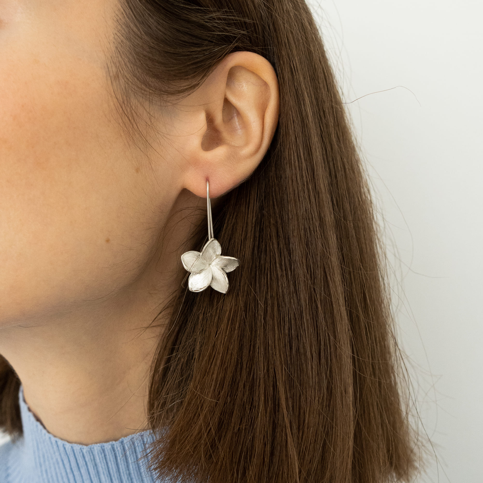 DUENDE Серьги Плюмерия