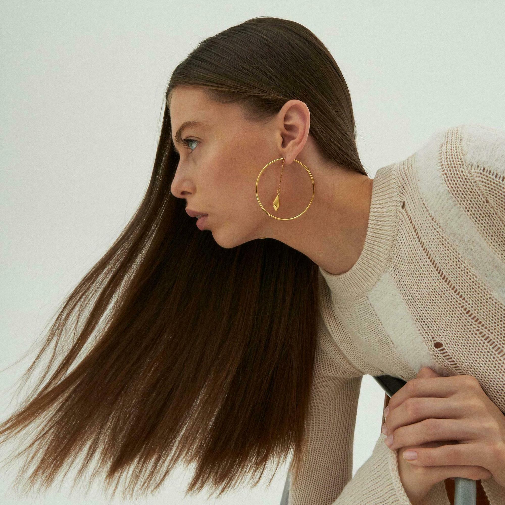 NULLUM Серьги конго с асимметричными кристаллами в позолоте