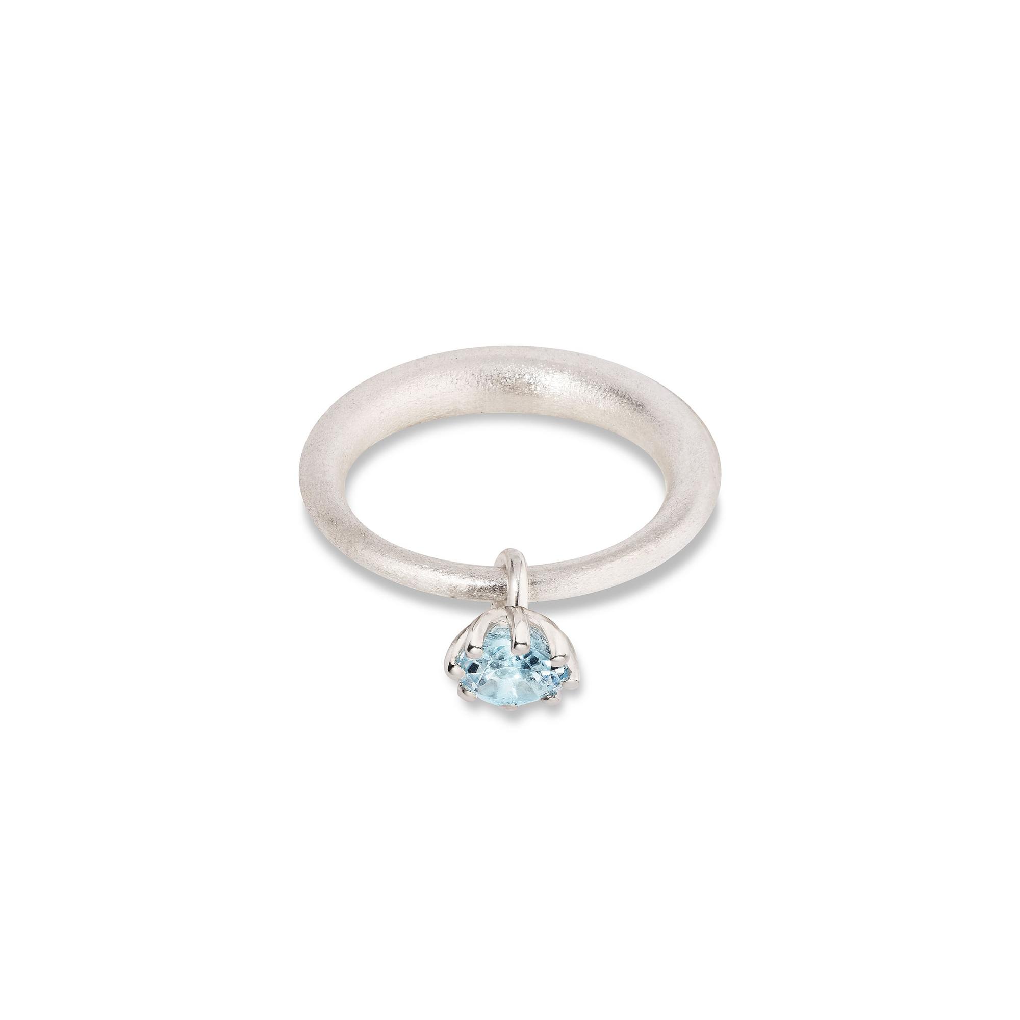 MA Кольцо с голубым топазом