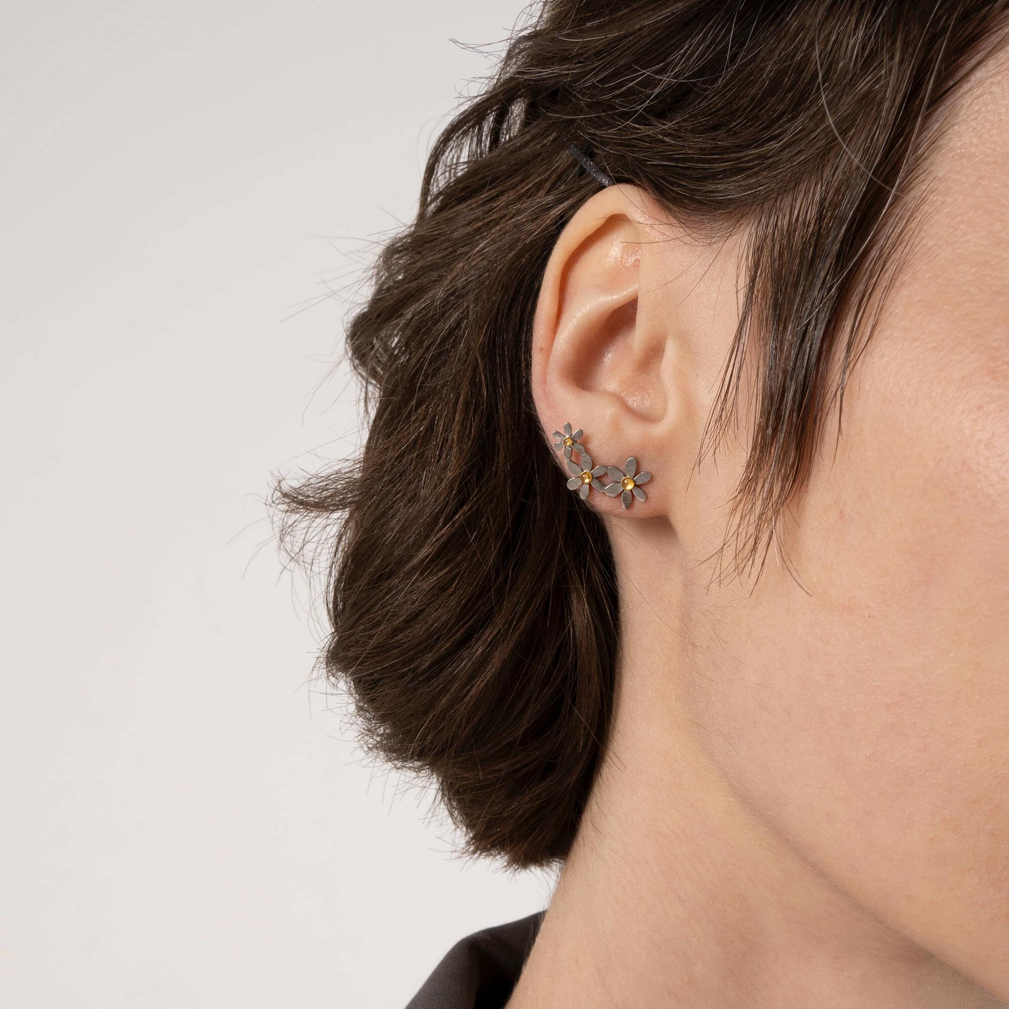 Kiss The Frog Studio Серьги Маргаритки