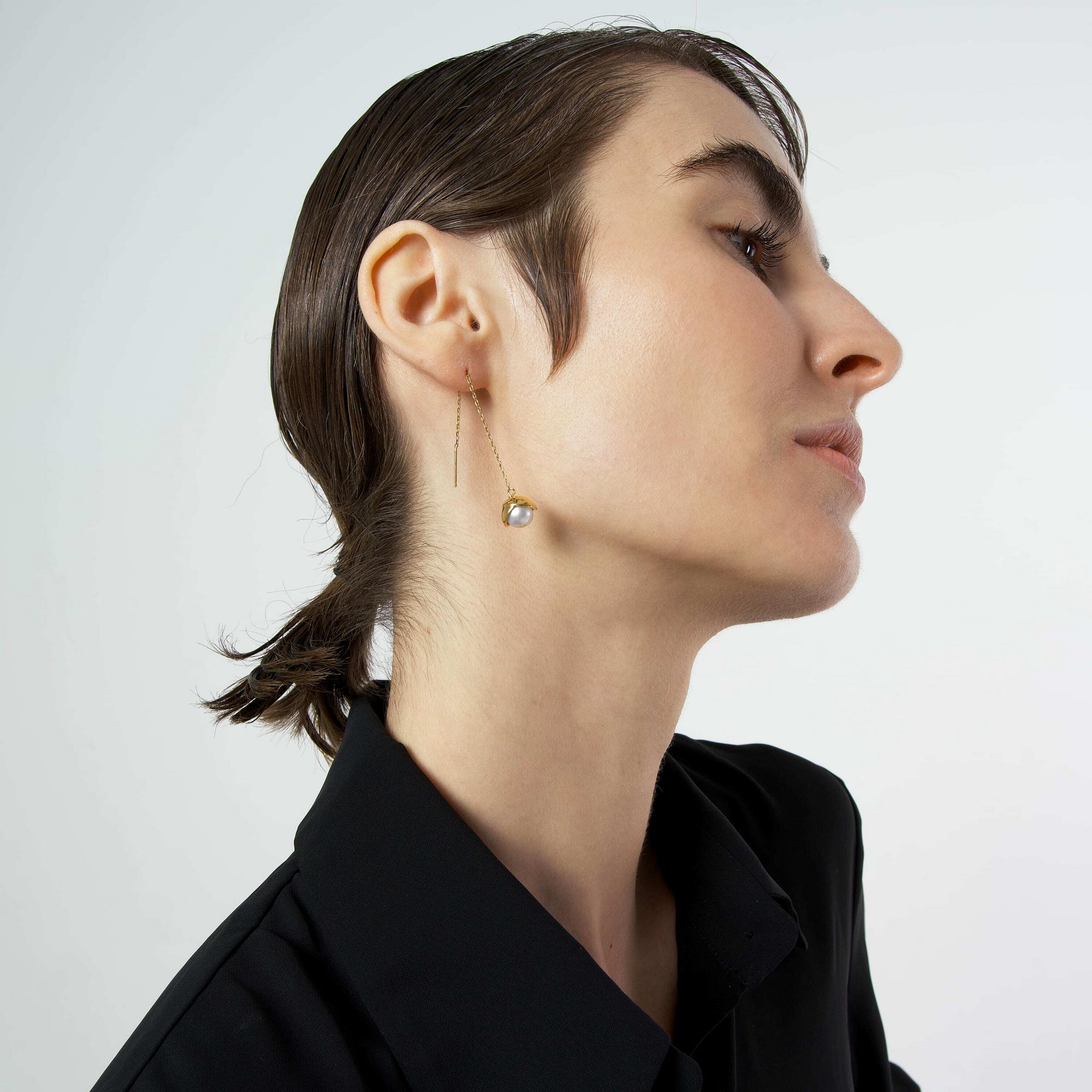 Natasha Gelb Серьги протяжки Cotton в позолоте