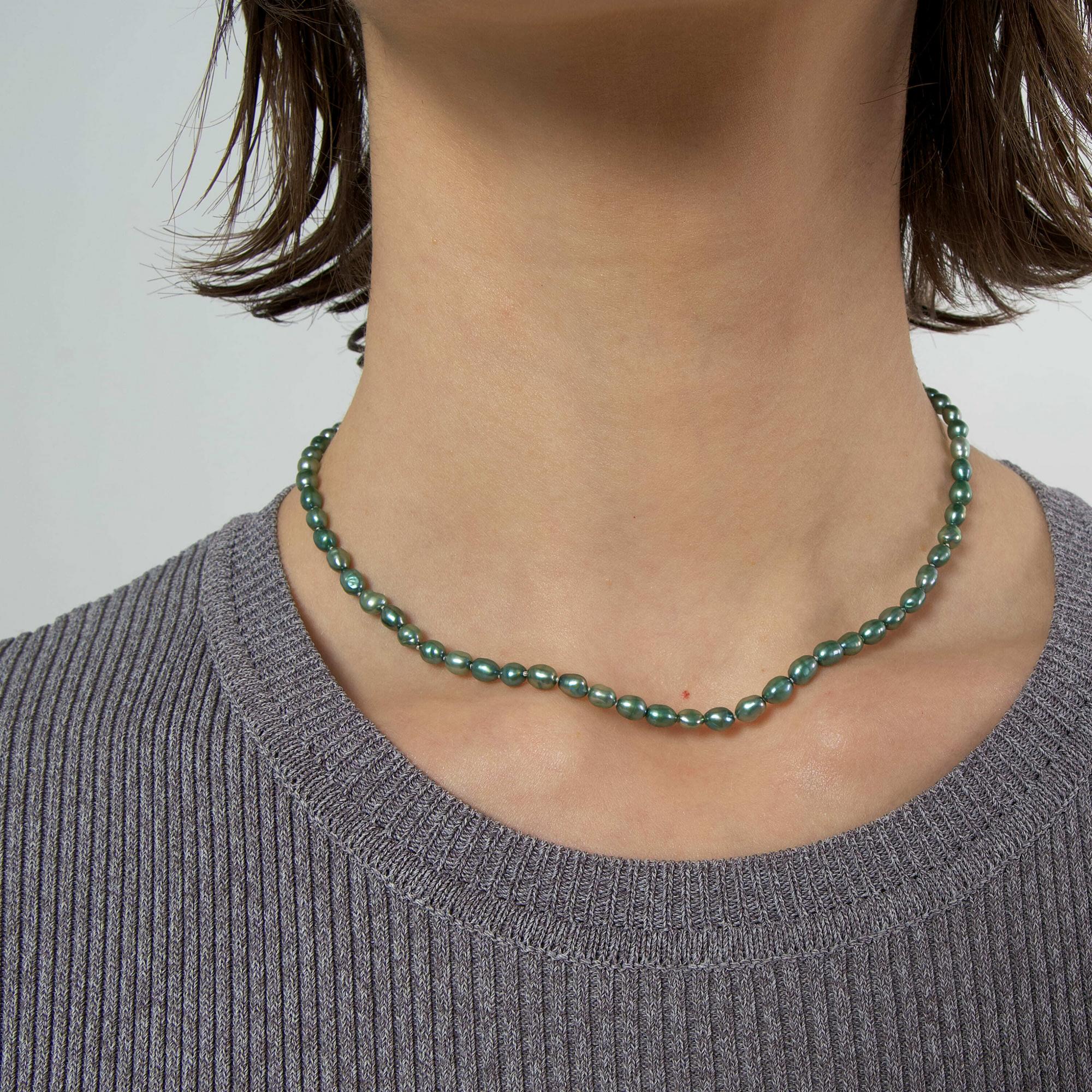 MA Колье с овальным зелёным жемчугом