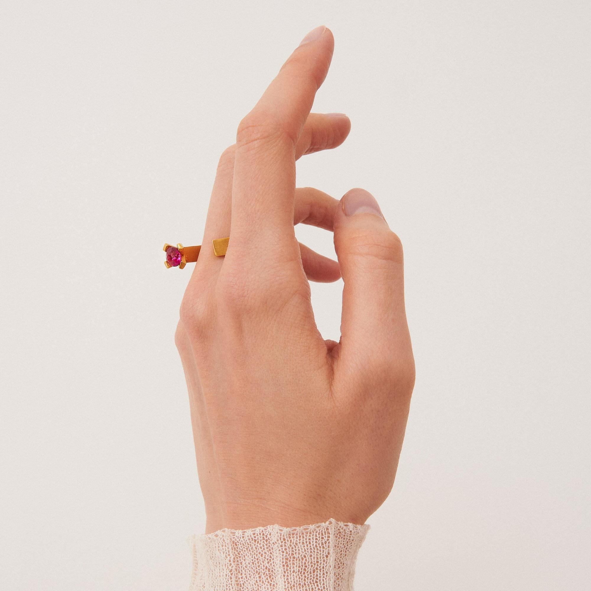 Verėvkina Treasures Кольцо Роза ветров в позолоте с корундом