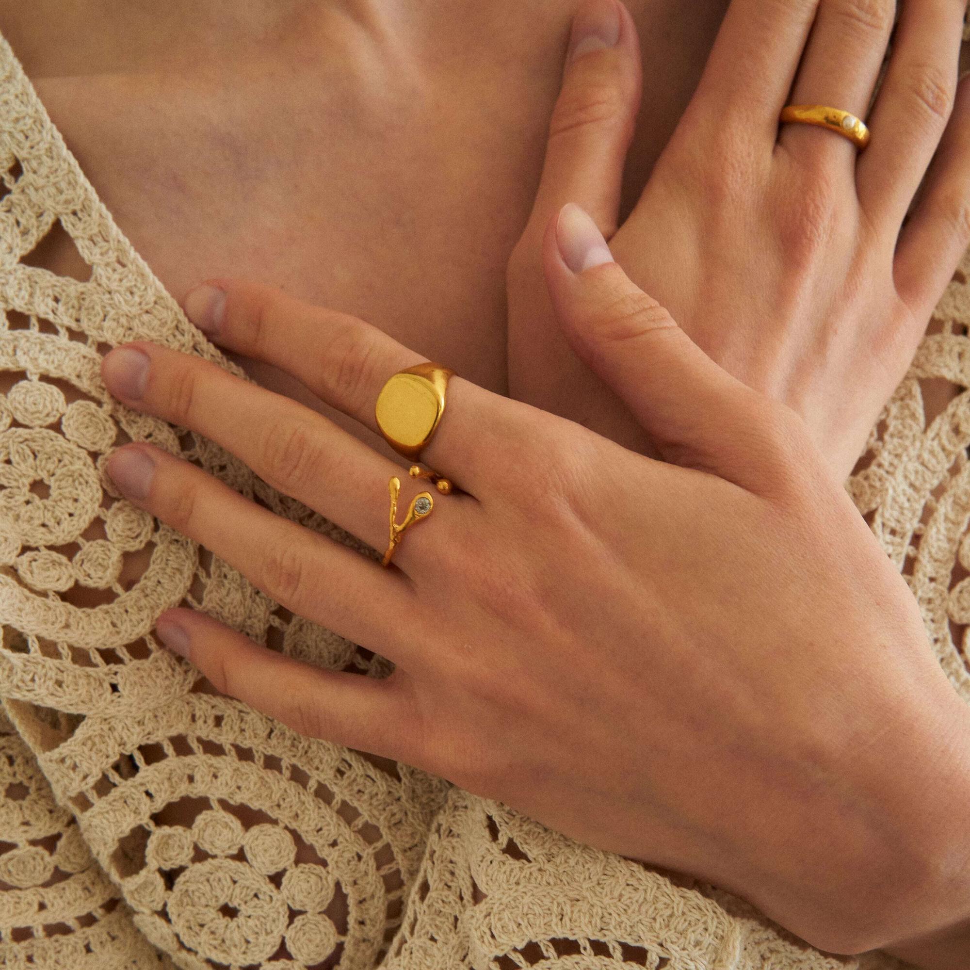 Sergacheva Jewelry Кольцо печатка Laconic в позолоте