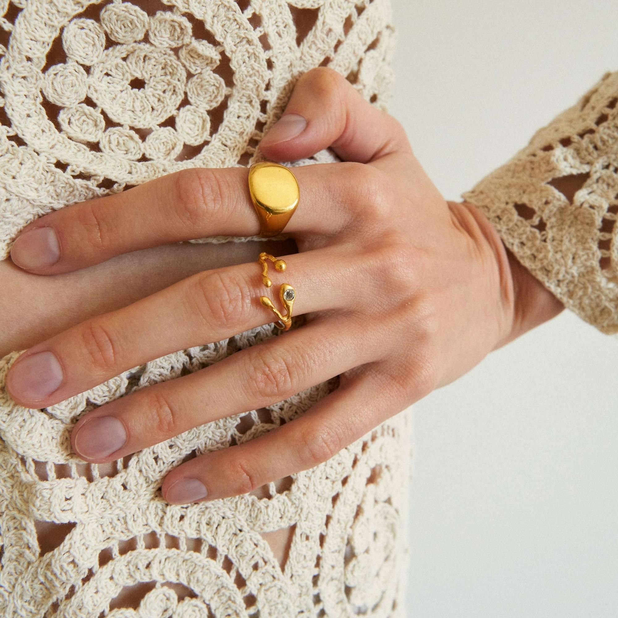 Sergacheva Jewelry Безразмерное кольцо Веточка в позолоте с топазом