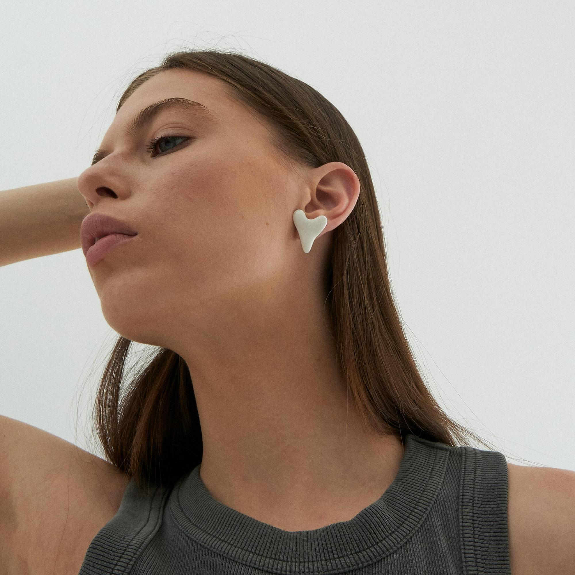 RES Objects Серьги «Сердца» малые в белом