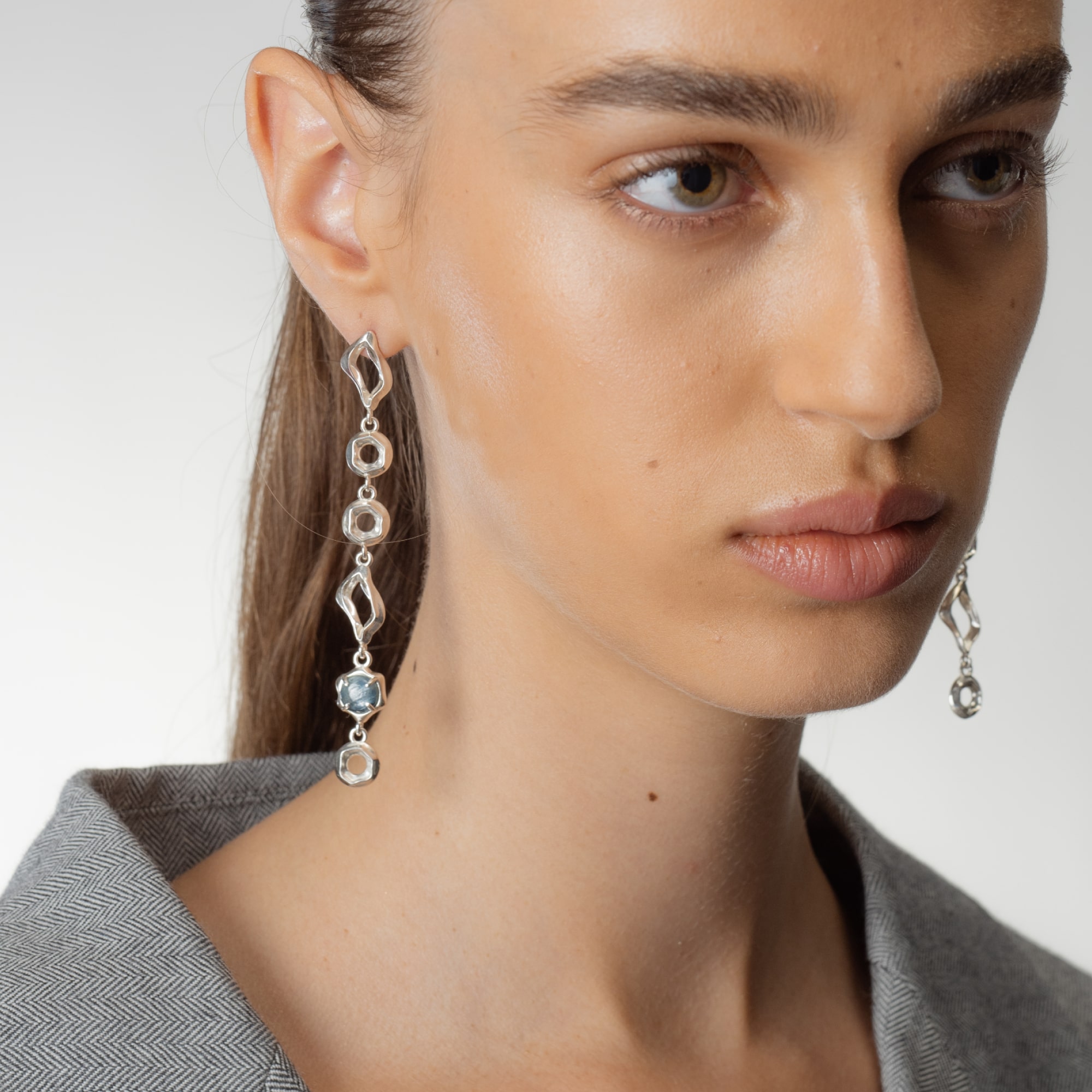 YOSTER Серьги Equilibrium с кианитом