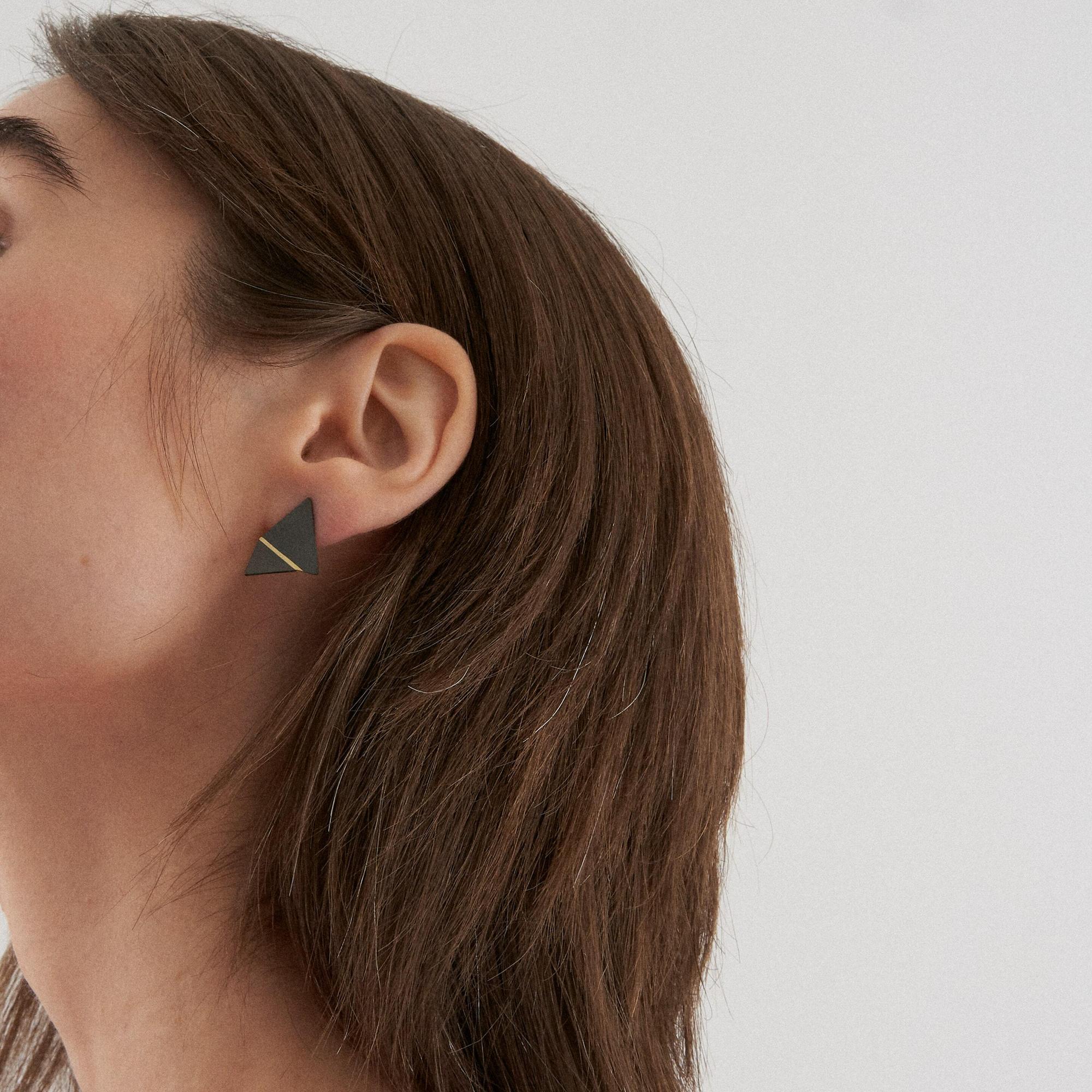 Burcu Büyükünal Серьги Origami с золотой полосой