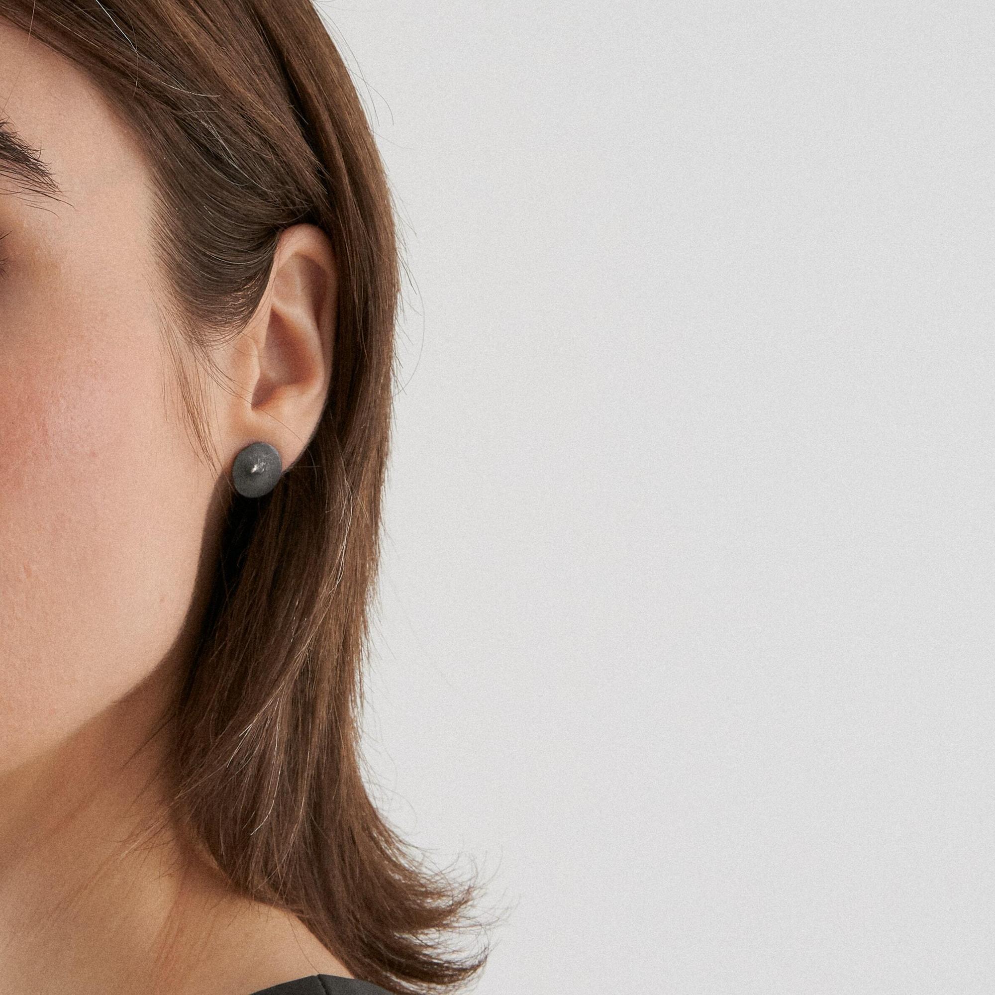 Burcu Büyükünal Малые серьги Let It... Nipples Round