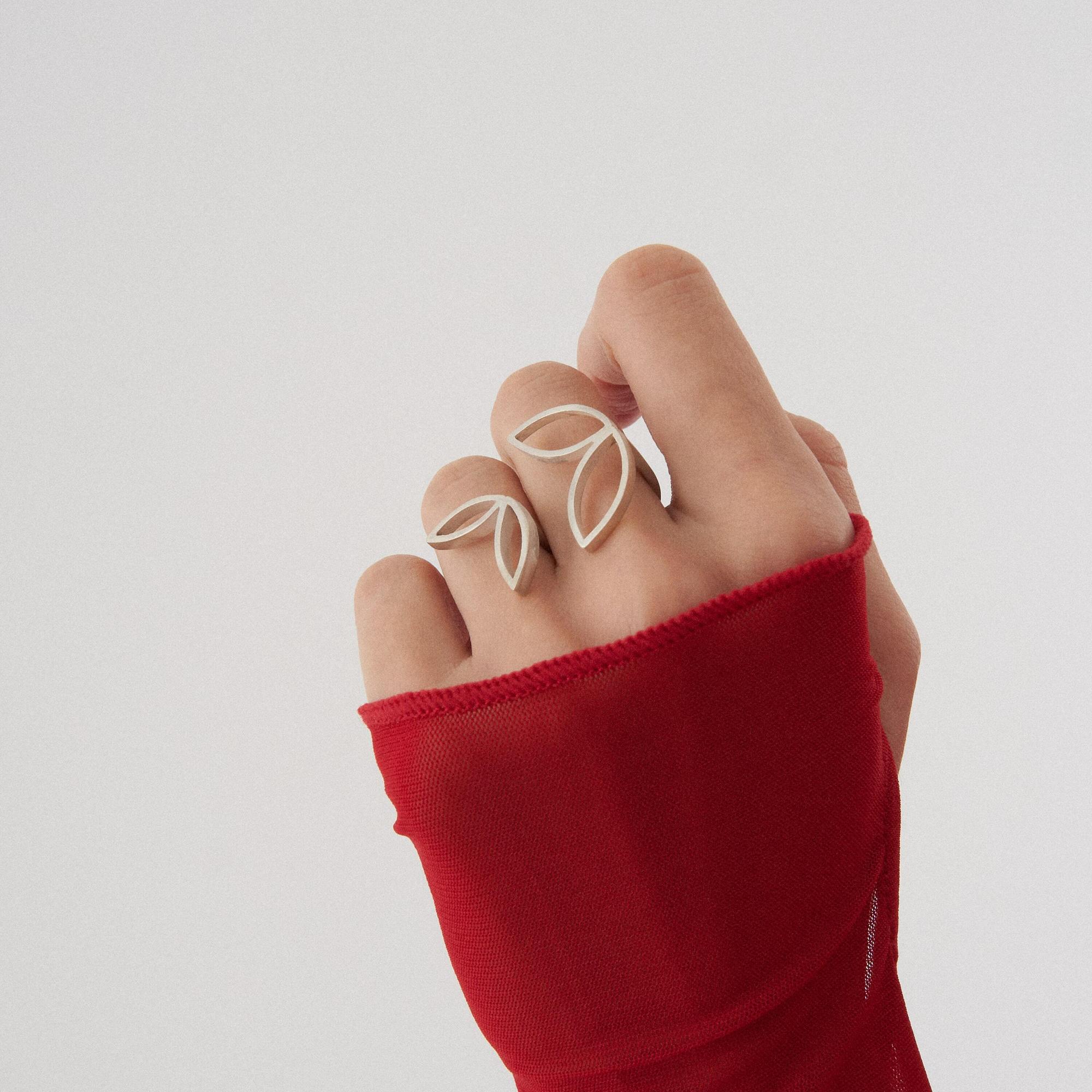 Burcu Büyükünal Открытое кольцо Leaves