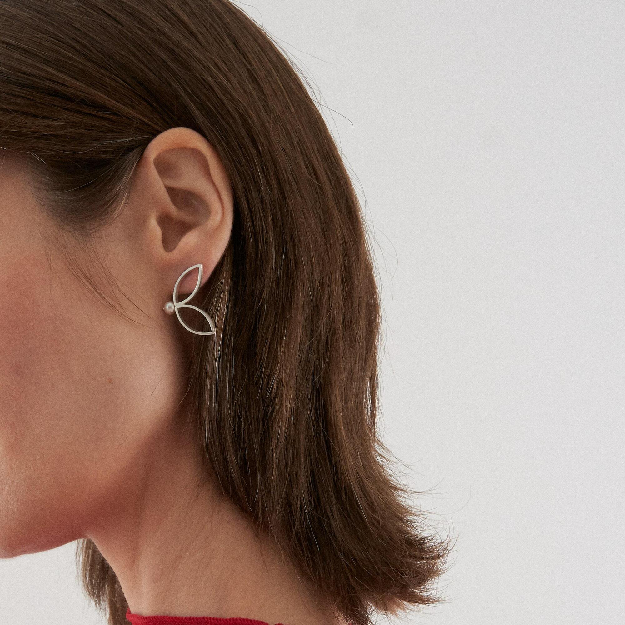 Burcu Büyükünal Серьги Leaves And Pearls