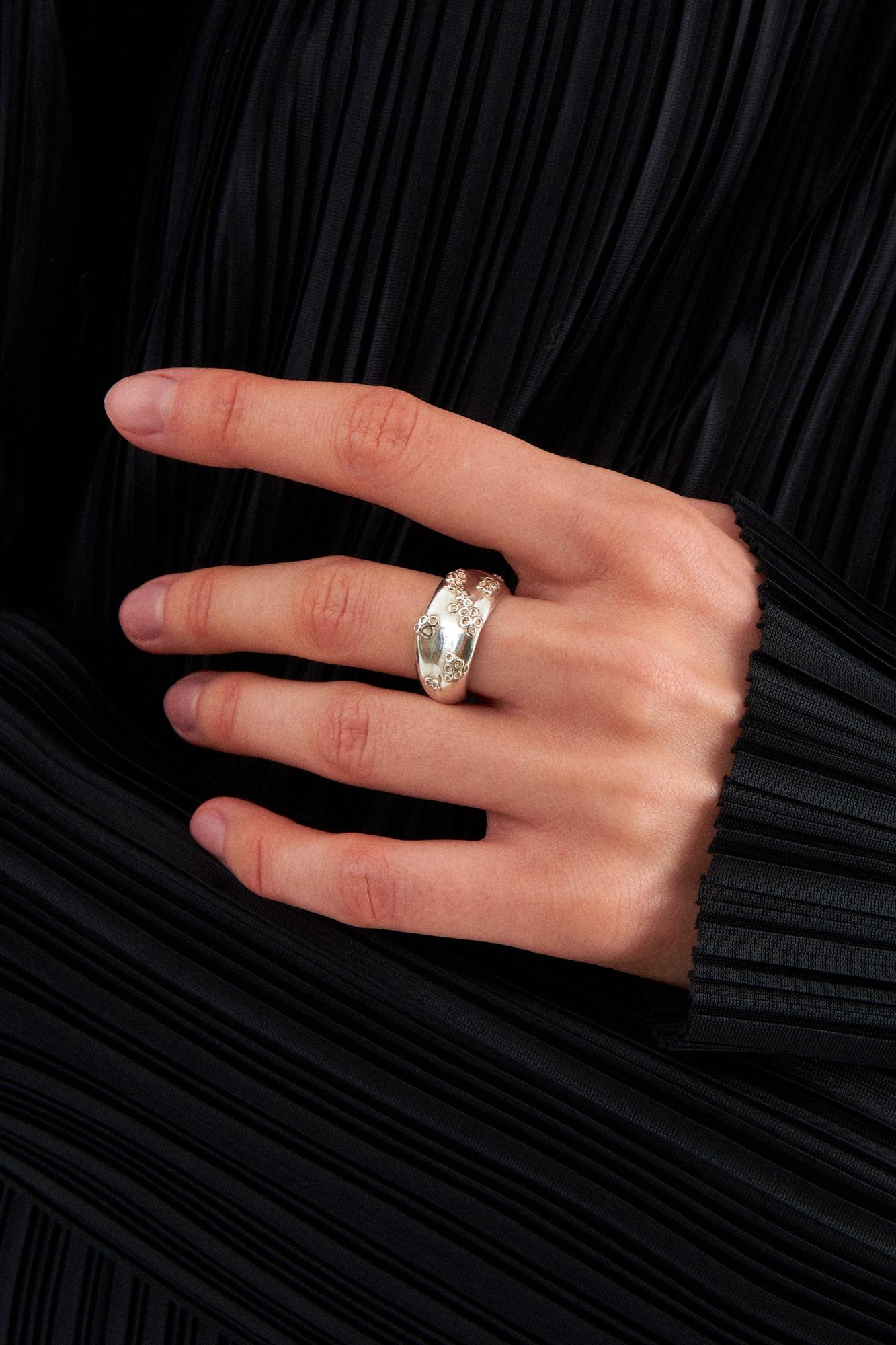 YOSTER Кольцо Hole в серебре